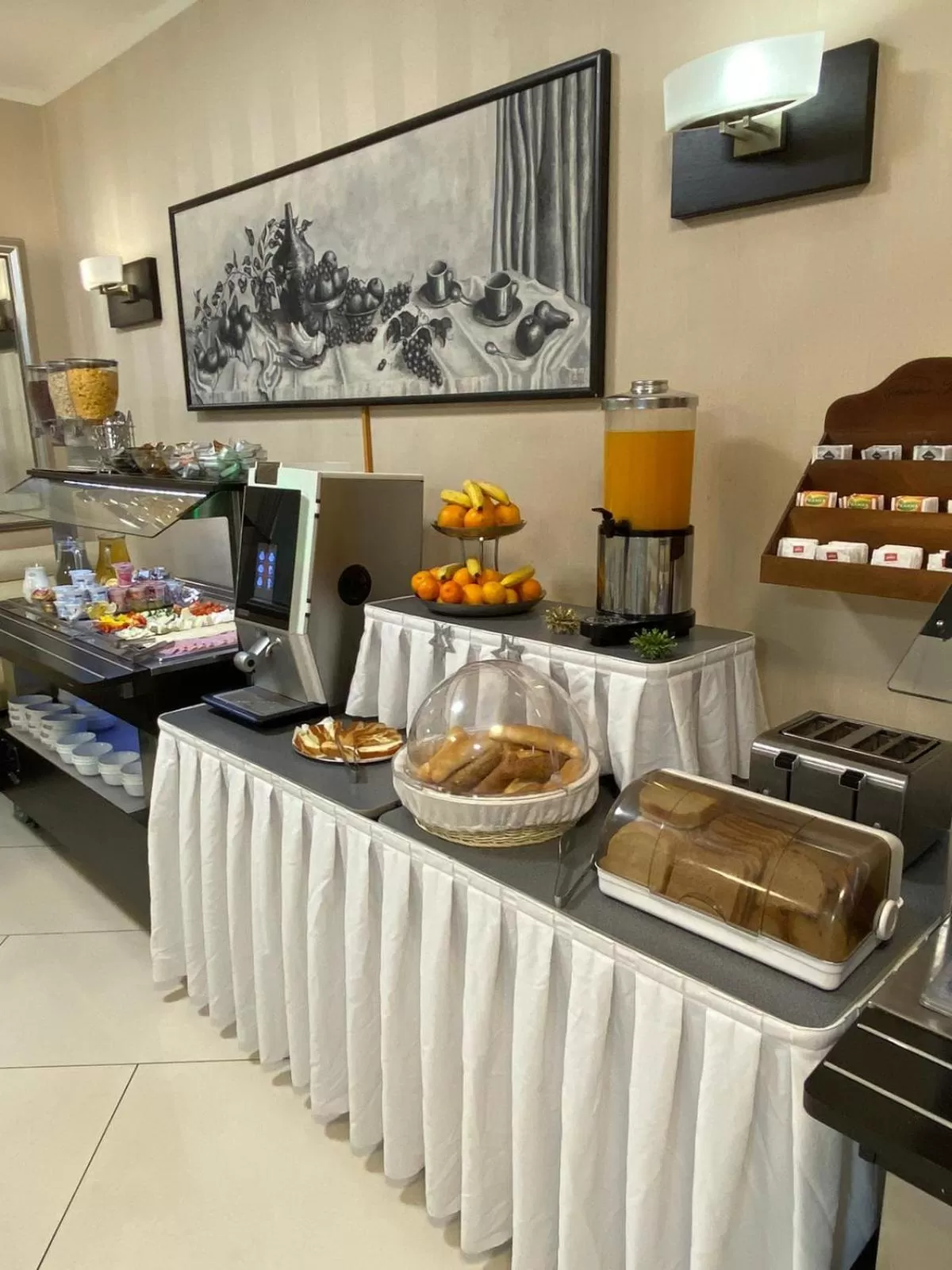 Restaurant/places to eat in Hotel Astory Plzeň