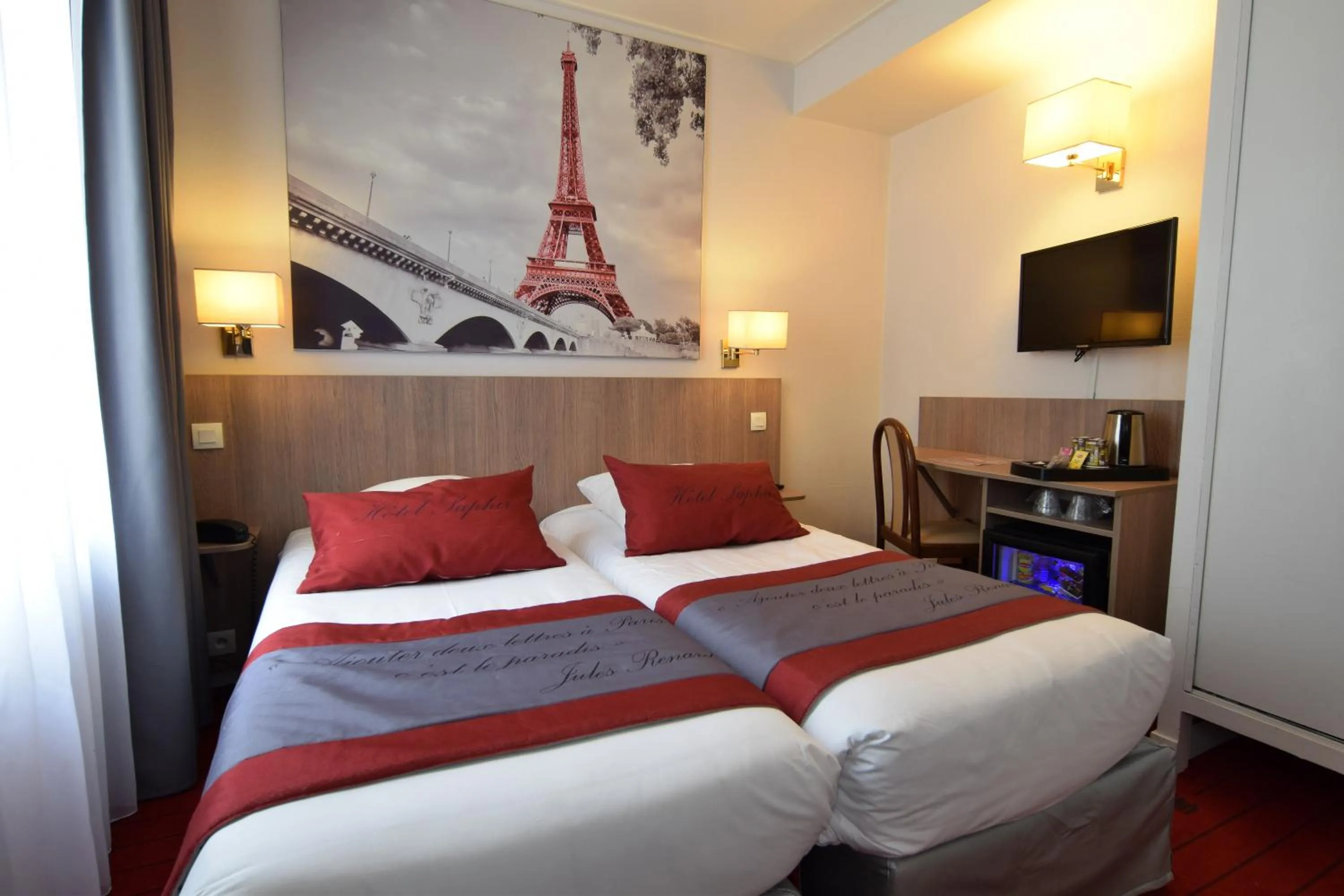 Bedroom, Bed in Saphir Grenelle