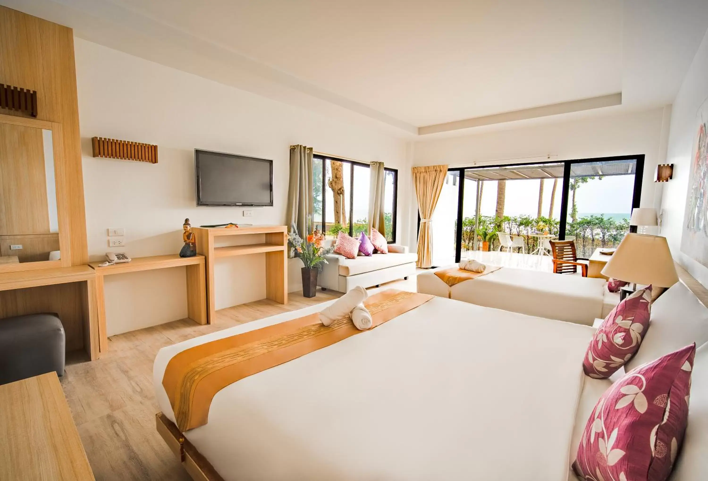 Beachfront Family Suite in Villa Cha-Cha Krabi Beachfront Resort