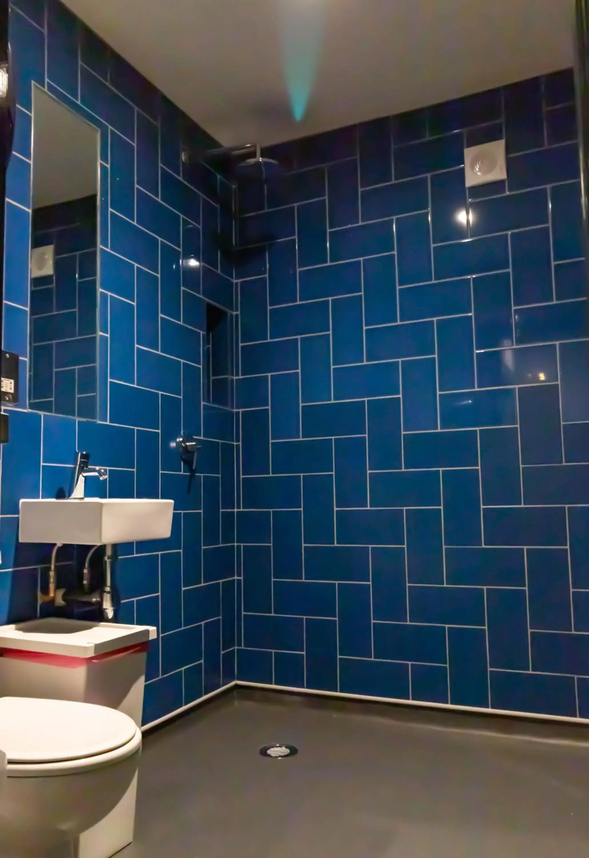 Bathroom in PubLove @ The White Ferry, Victoria