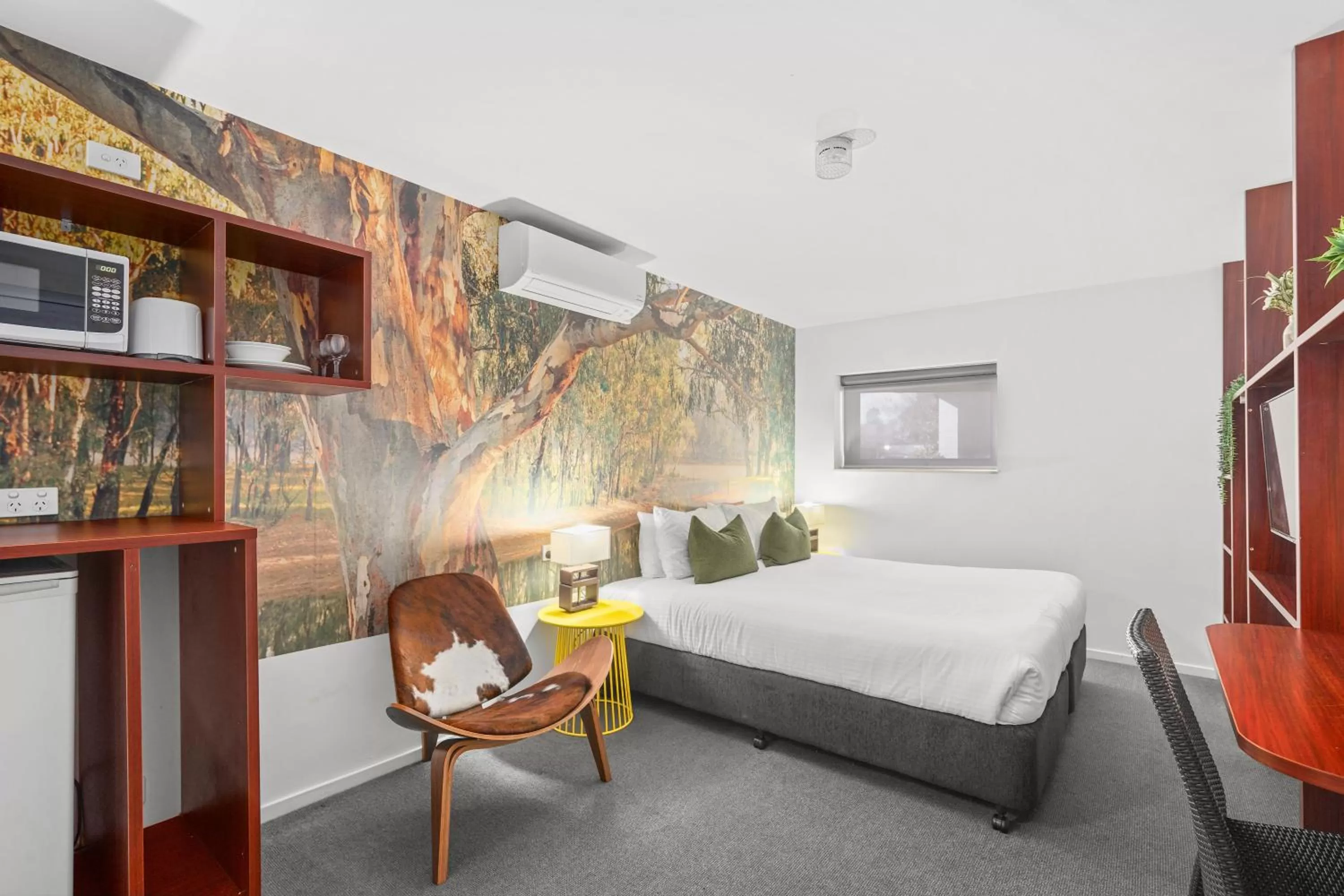 Bed in Grand Hotel and Studios