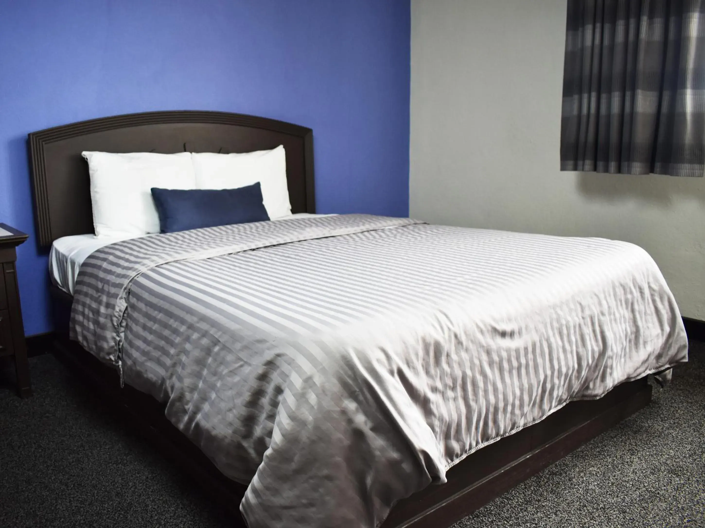 Bed in Hotel Corona Plaza