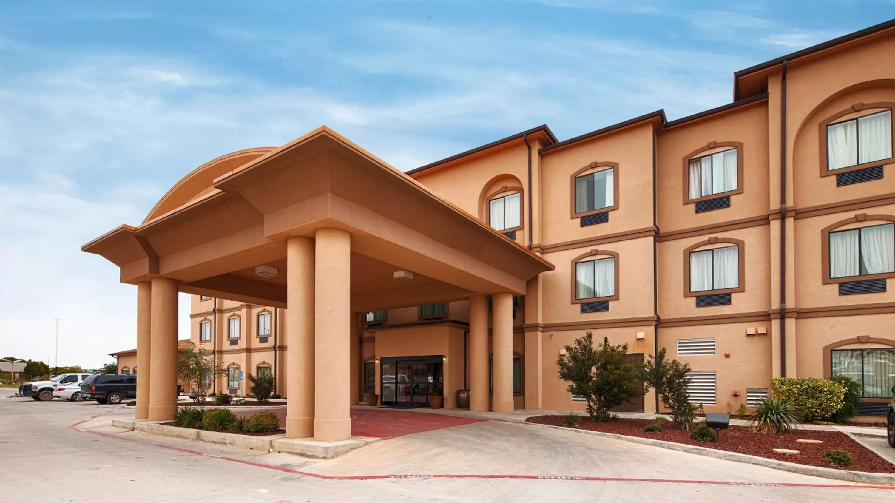 Property Building in Best Western Palace Inn & Suites