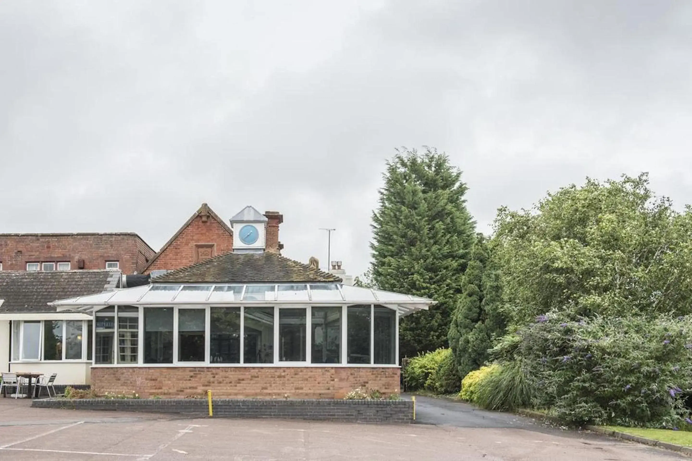 Facade/entrance, Property Building in Himley Country Hotel