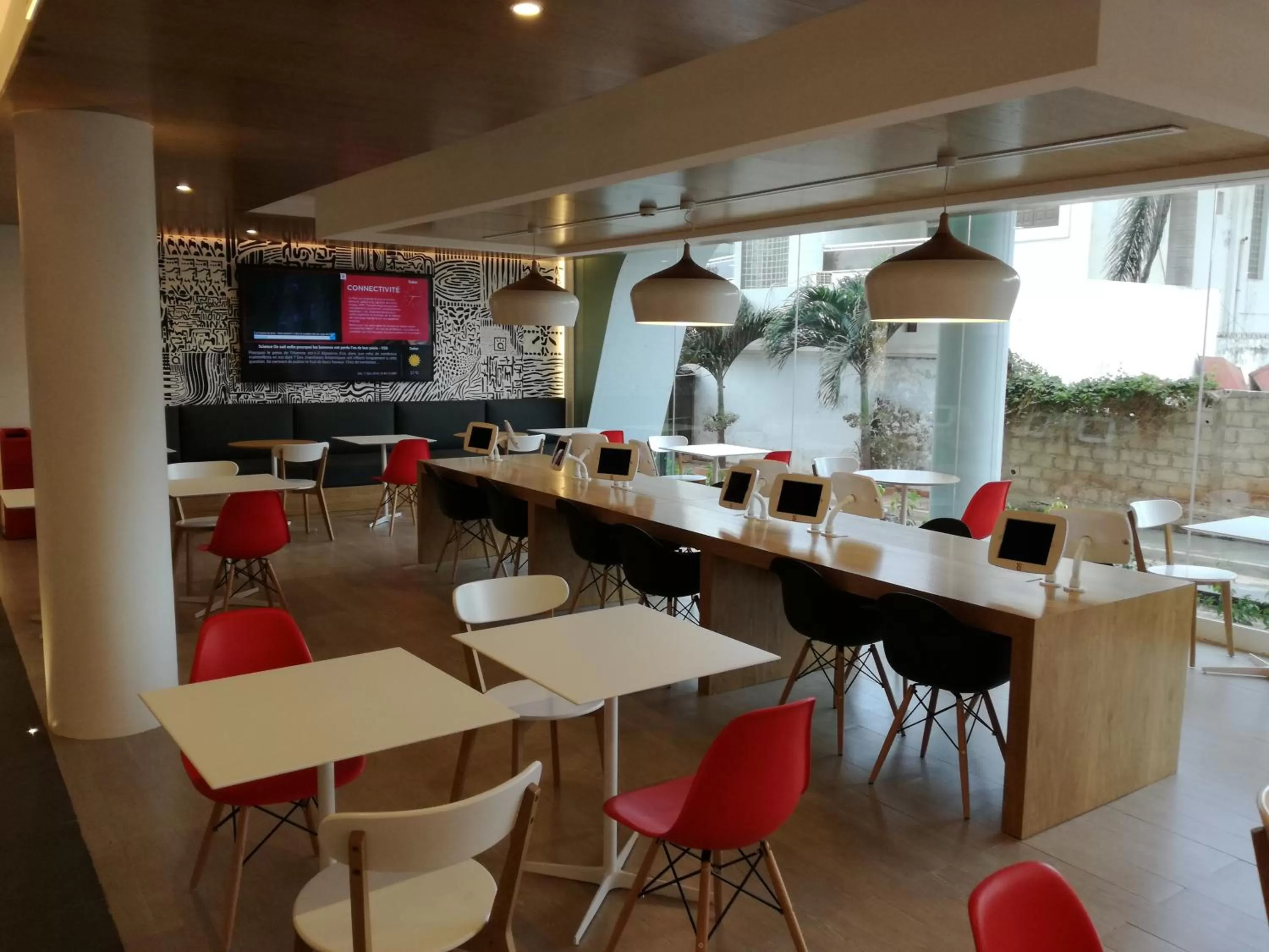 Restaurant/places to eat in Yaas Hotel Dakar Almadies