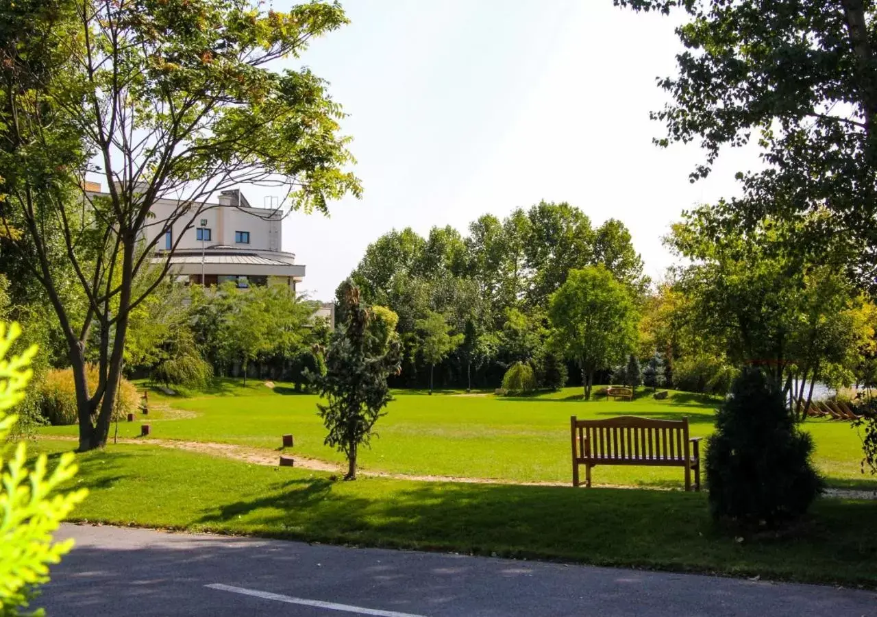 Spring, Garden in Caro Hotel