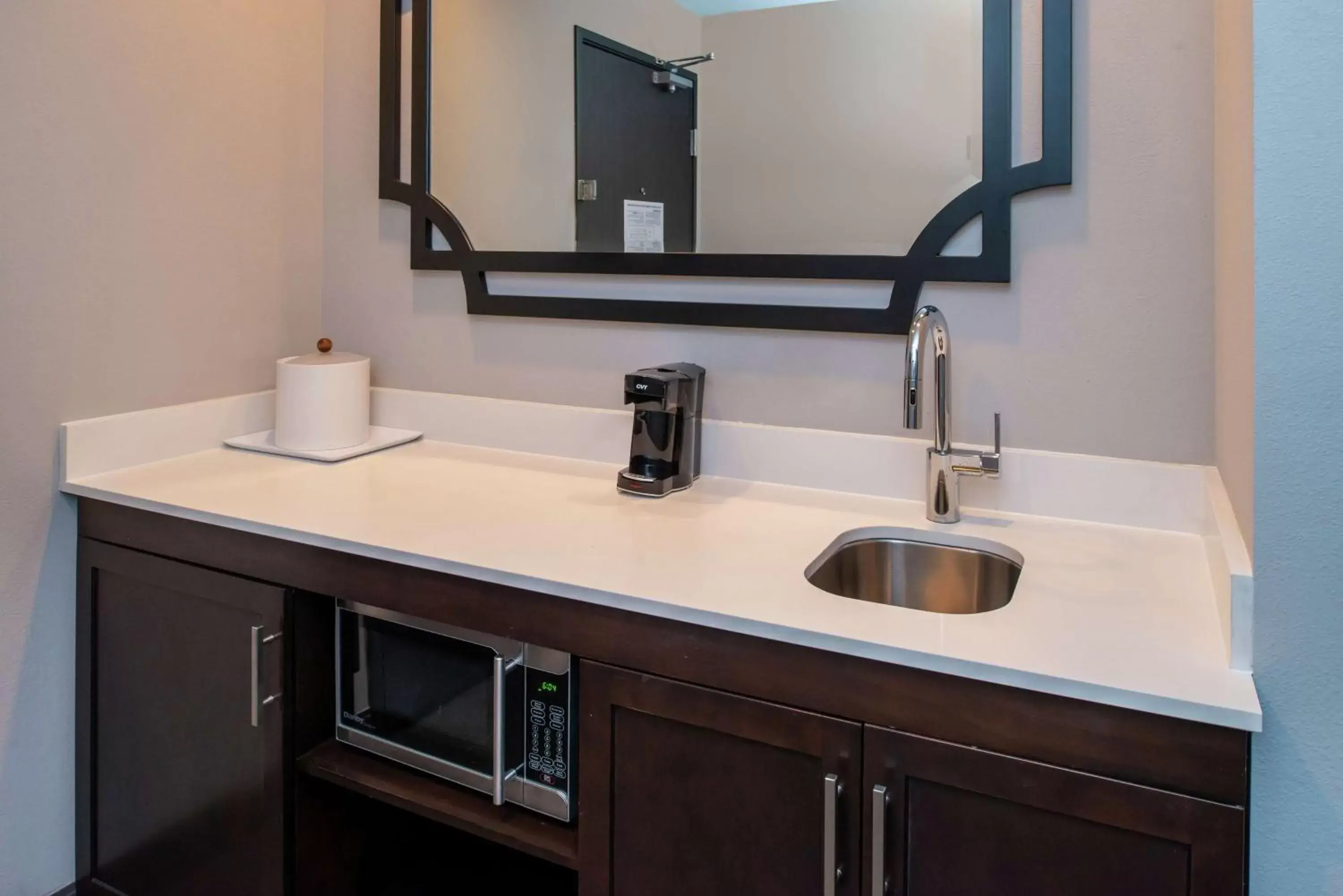 Bedroom, Bathroom in Hampton Inn & Suites Winston-Salem Downtown