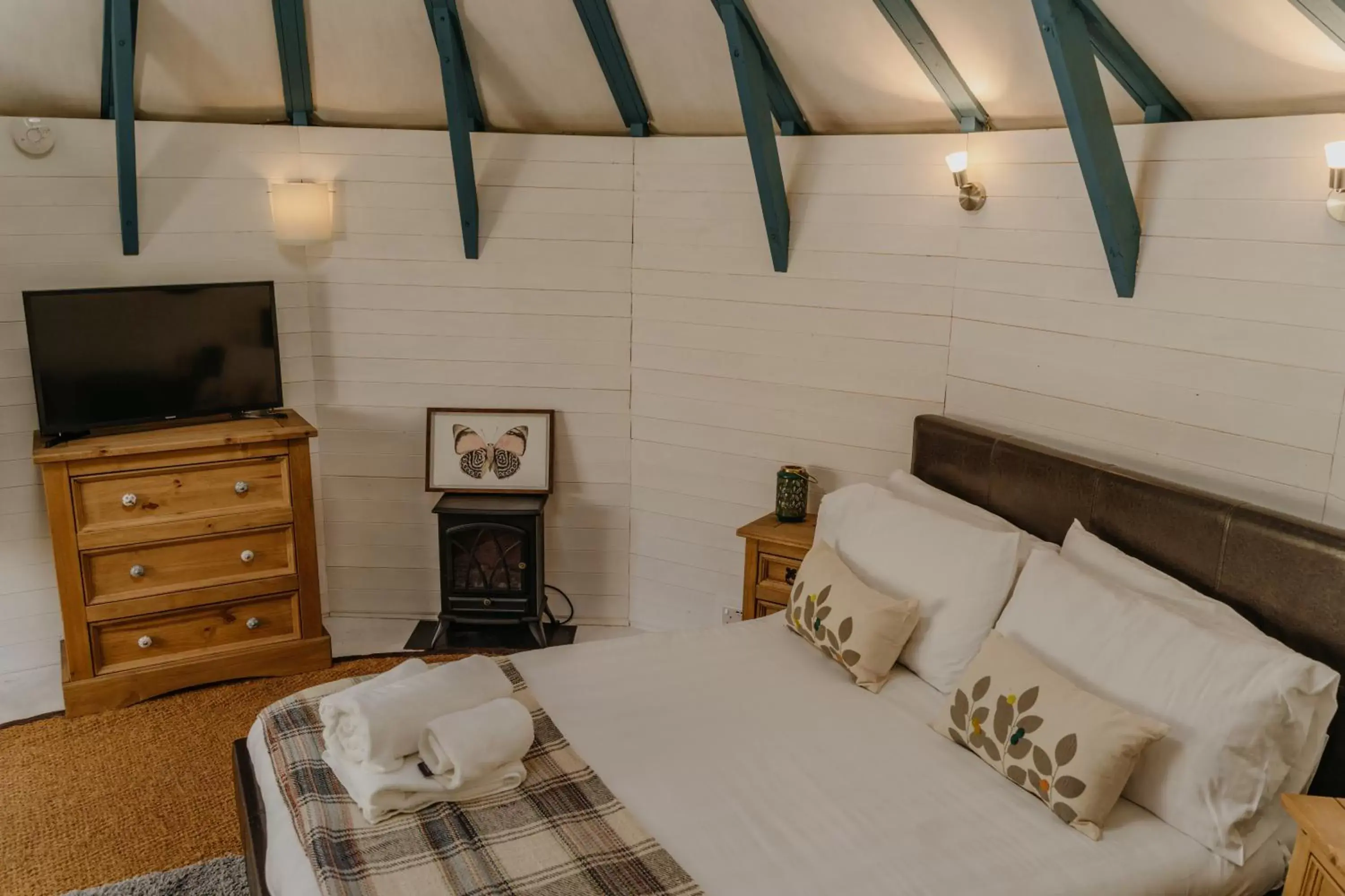 Bed in Little England Retreats - Cottage, Yurt and Shepherd Huts