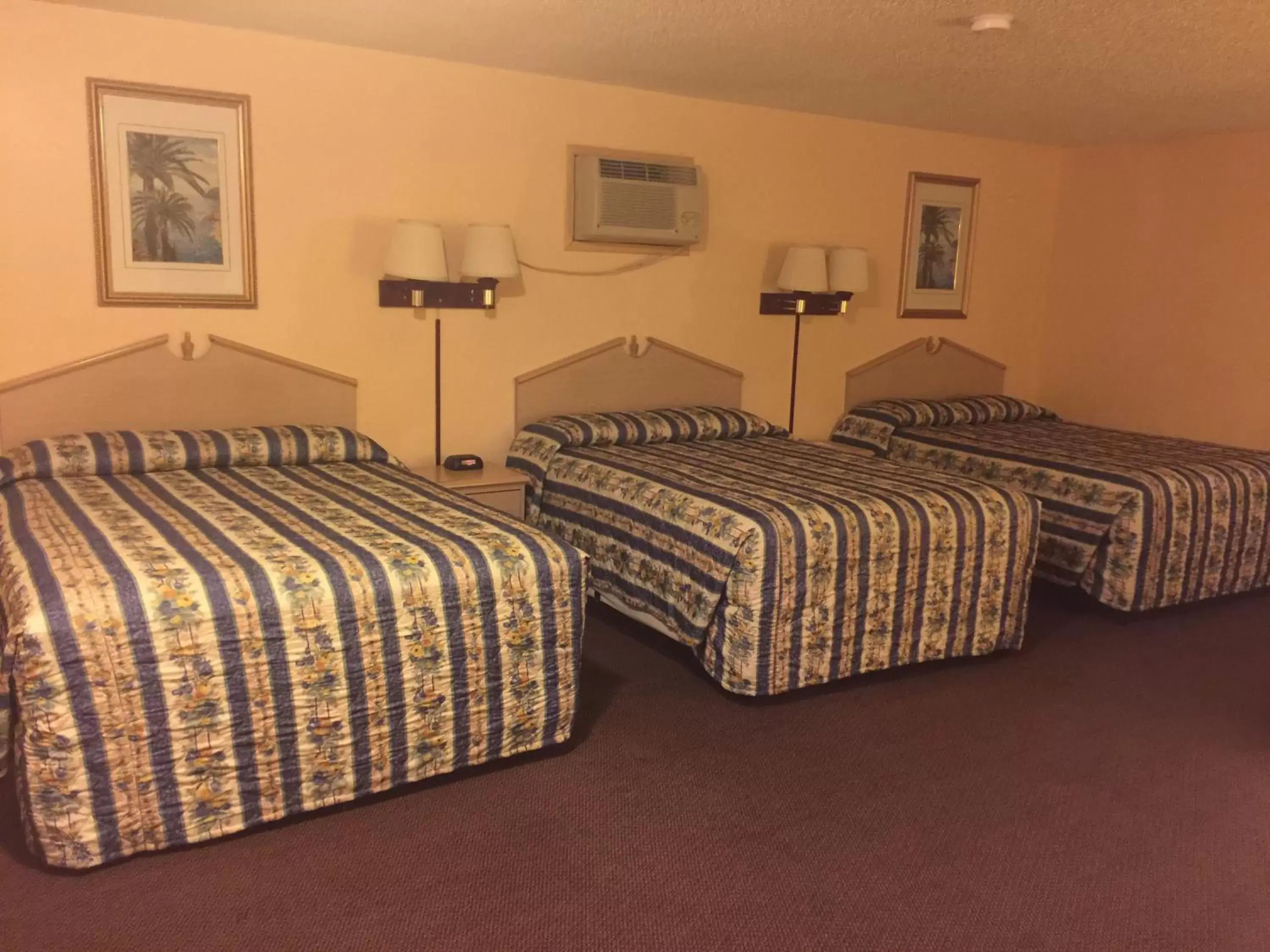 Bed in Seminole Inn