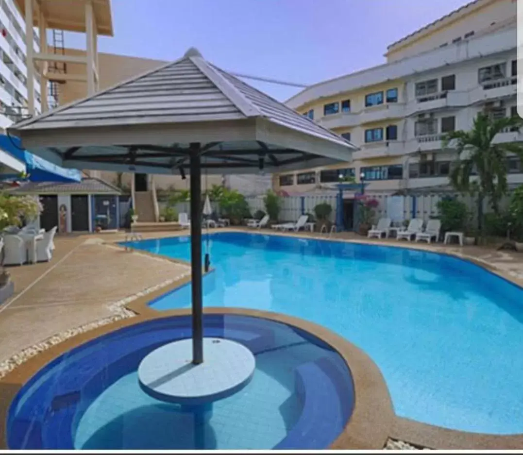 Pool view, Swimming Pool in Marine paradise Encore