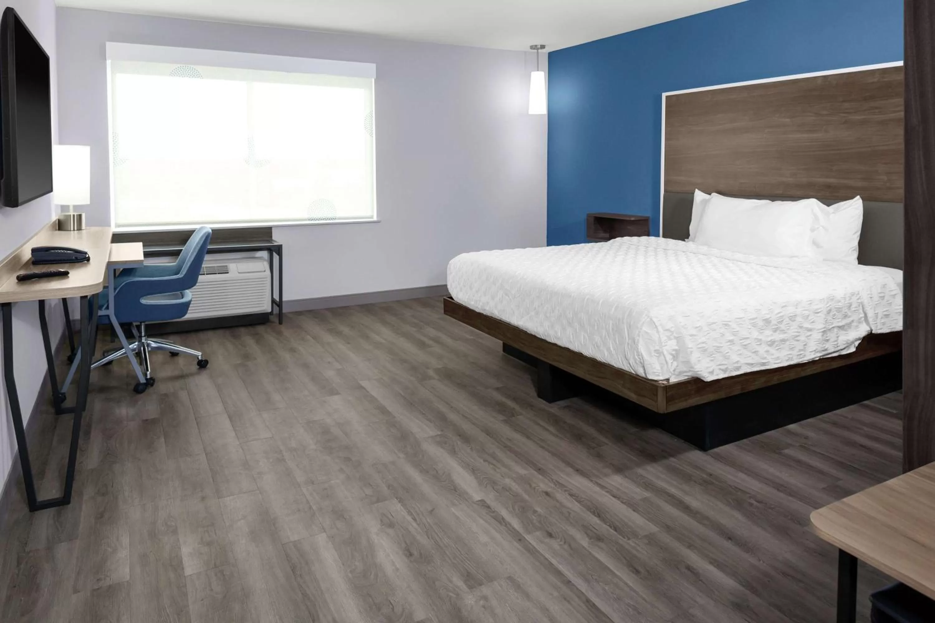 Bedroom, Bed in Tru By Hilton Gilbert