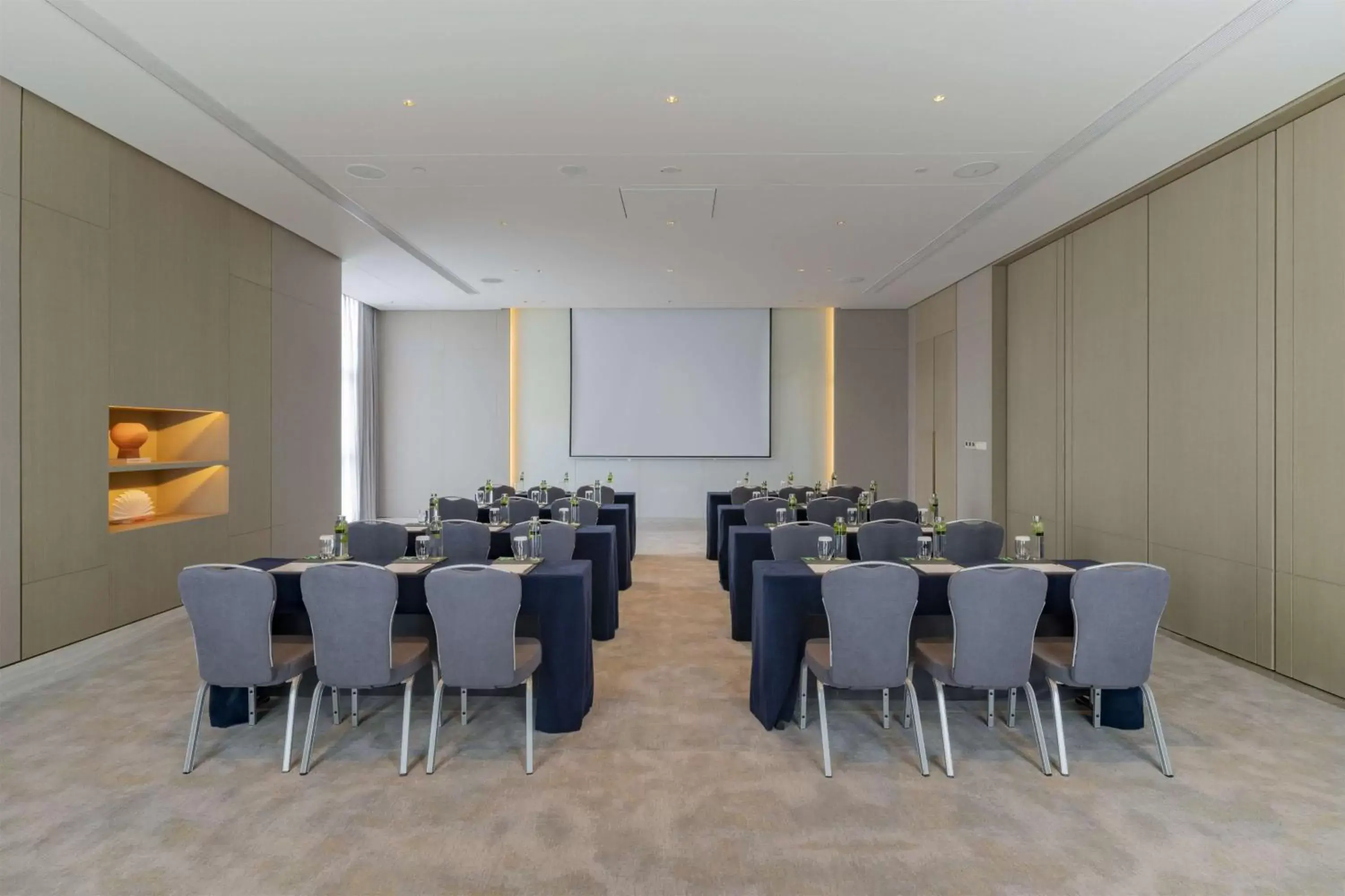 Meeting/conference room in DoubleTree By Hilton Shenzhen Nanshan Hotel & Residences