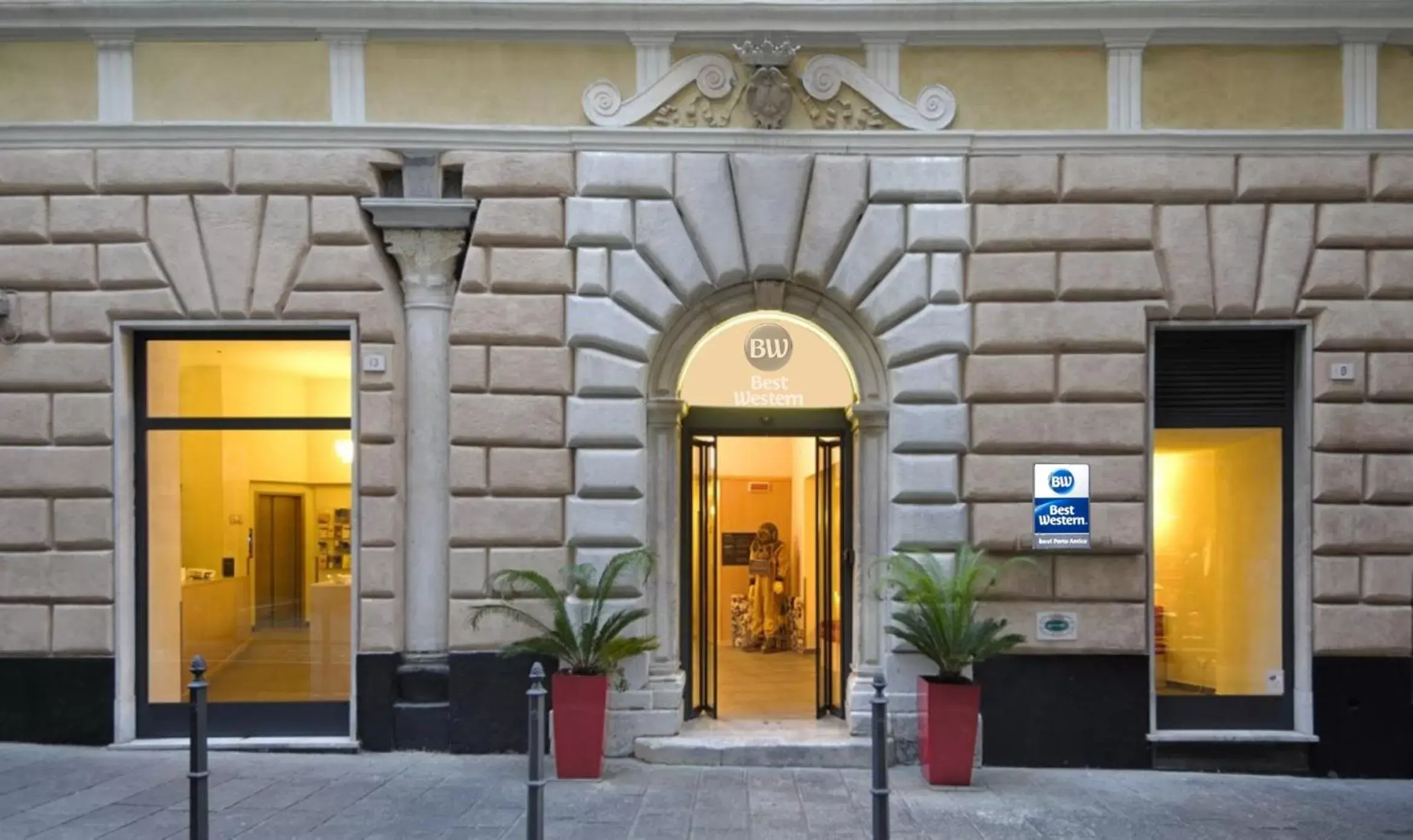 Facade/entrance in Best Western Porto Antico