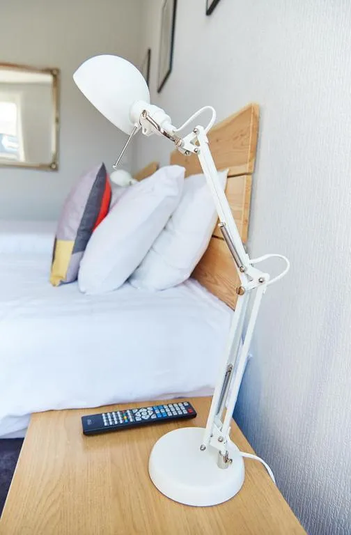 Bedroom in Kenilworth Hotel