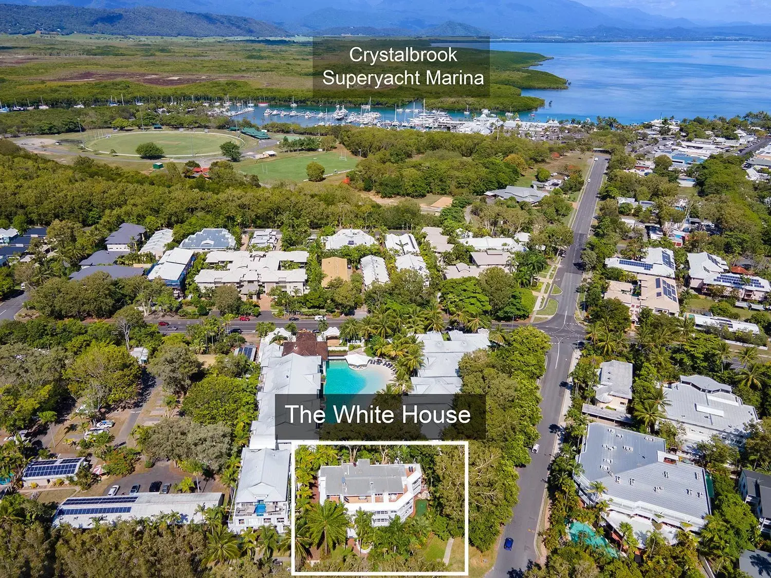 Property building, Bird's-eye View in The White House Port Douglas