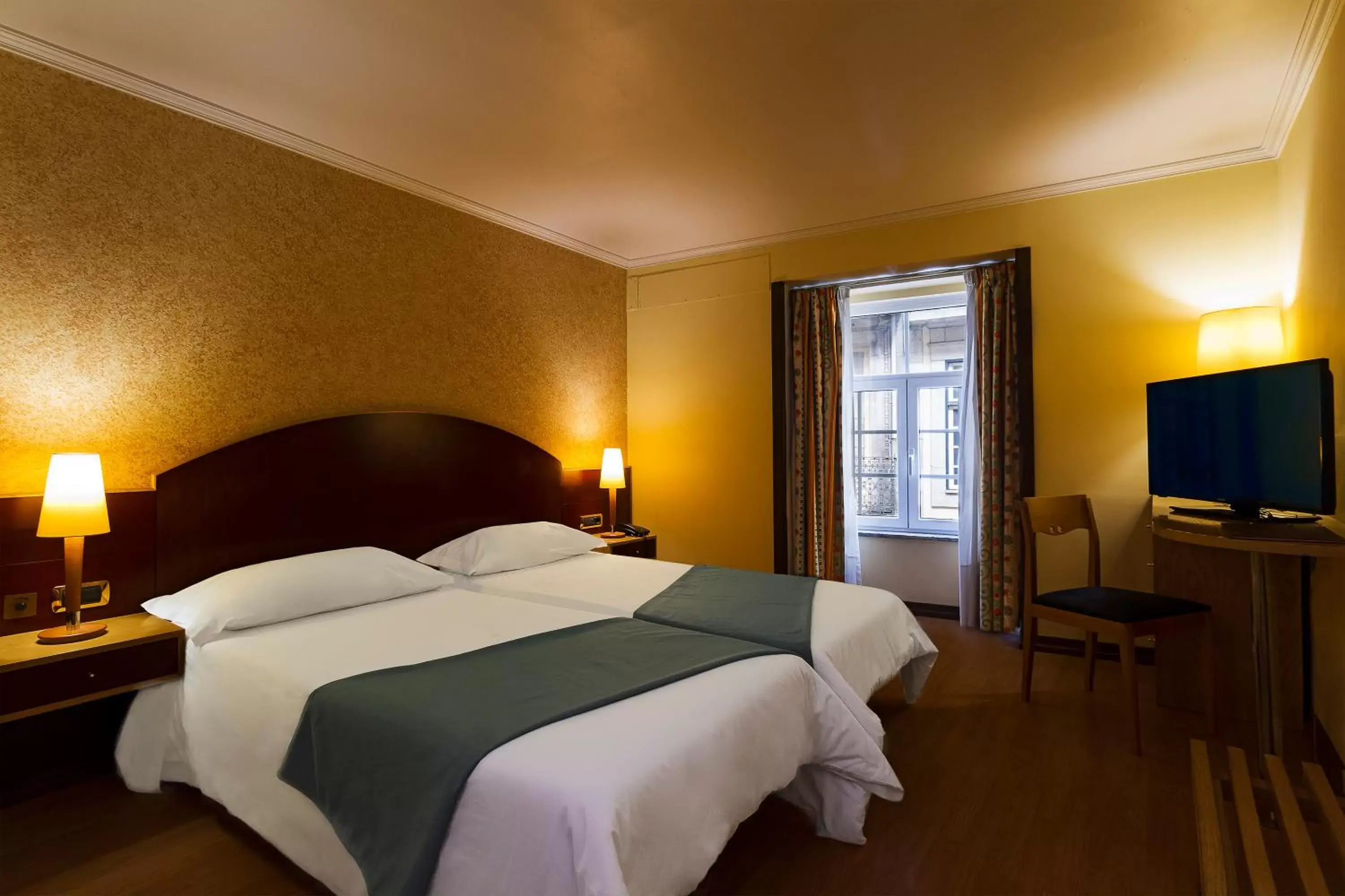 Bedroom, Bed in Hotel Internacional Porto