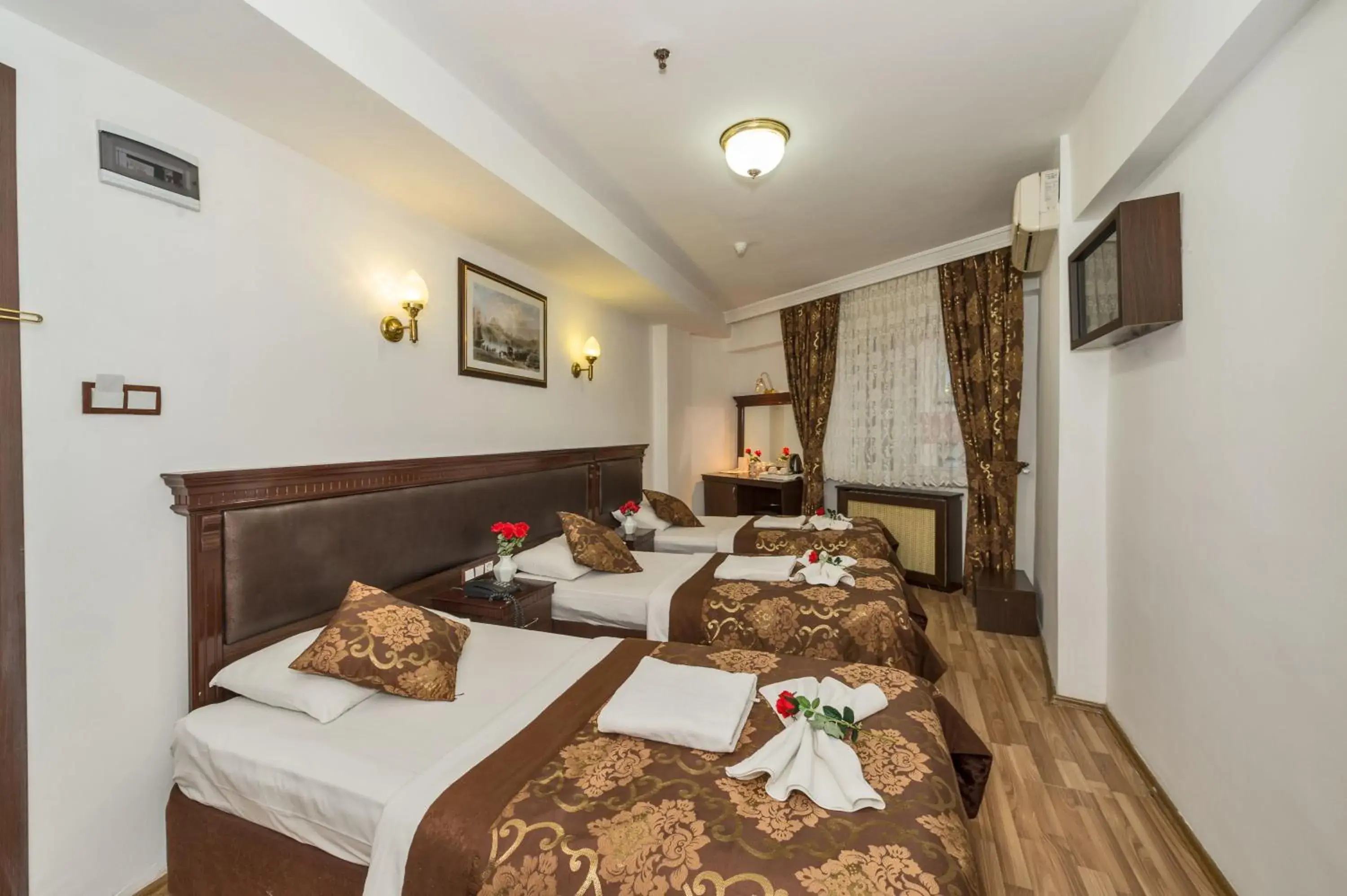 Standard Triple Room in Kuran Hotel International