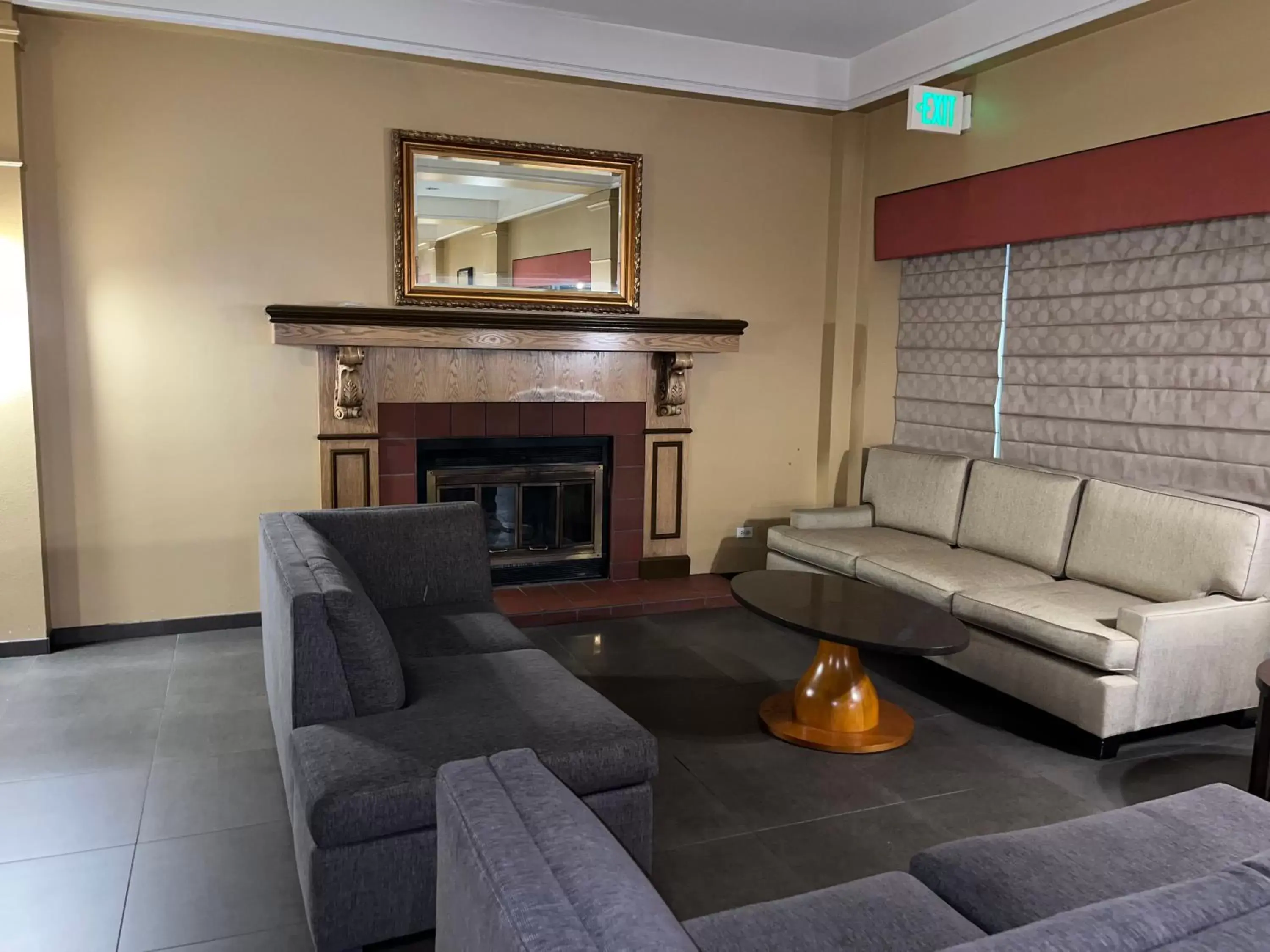 Living room, Seating Area in Quality Inn and Conference Center Greeley Downtown
