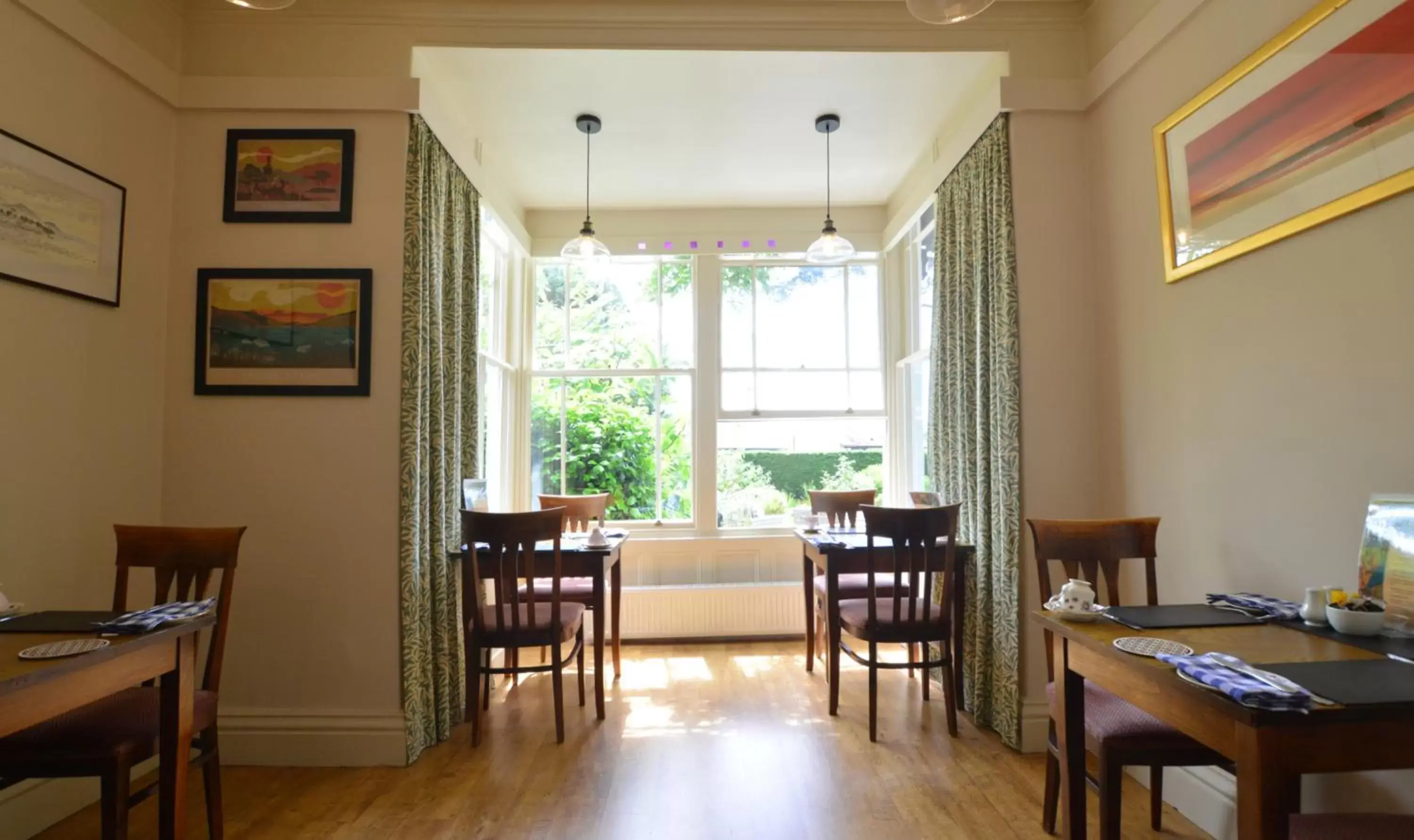 Restaurant/Places to Eat in Fairfield House and Gardens