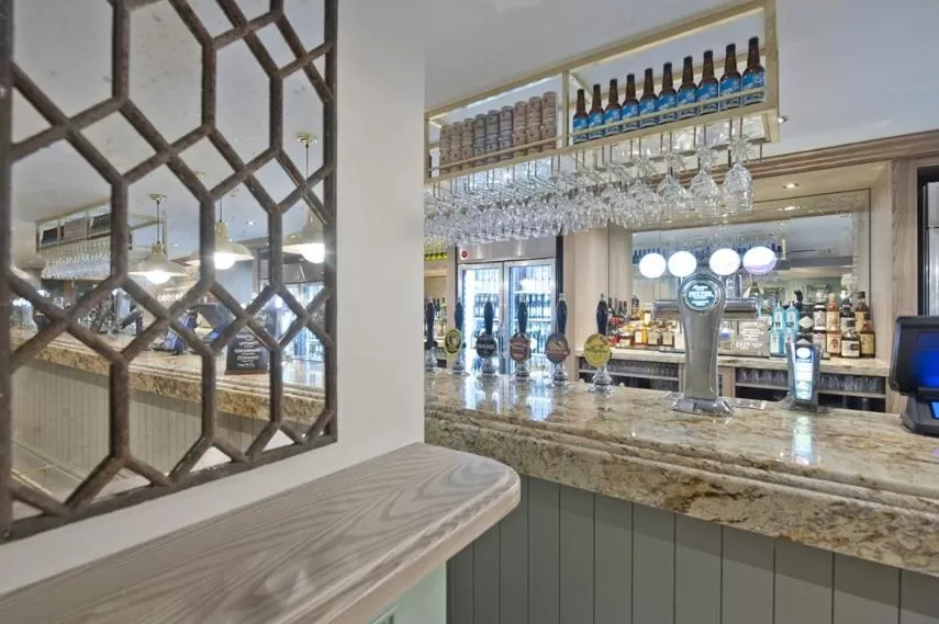 Restaurant/places to eat in The Queen Hotel Wetherspoon