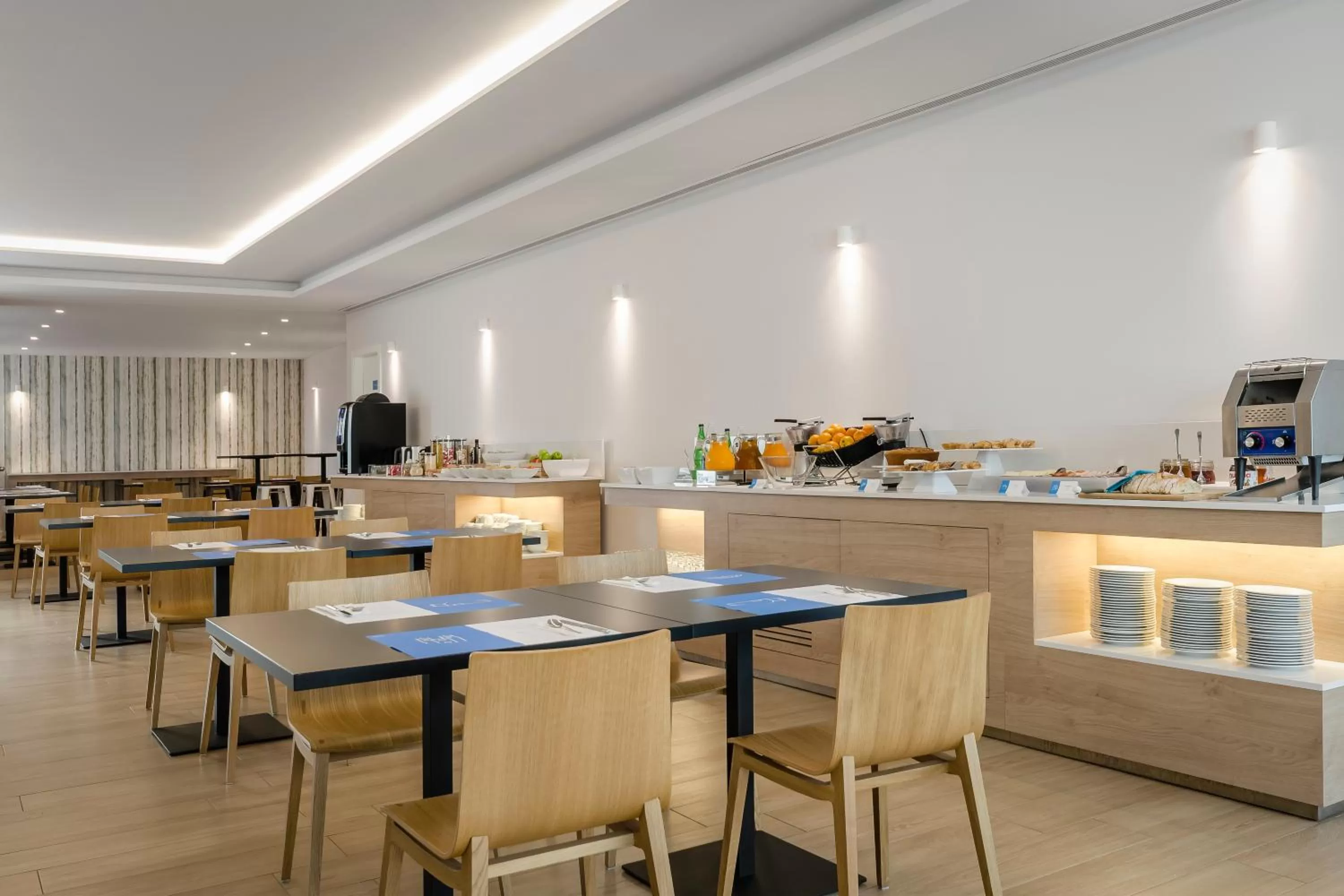 Restaurant/places to eat in ClipHotel