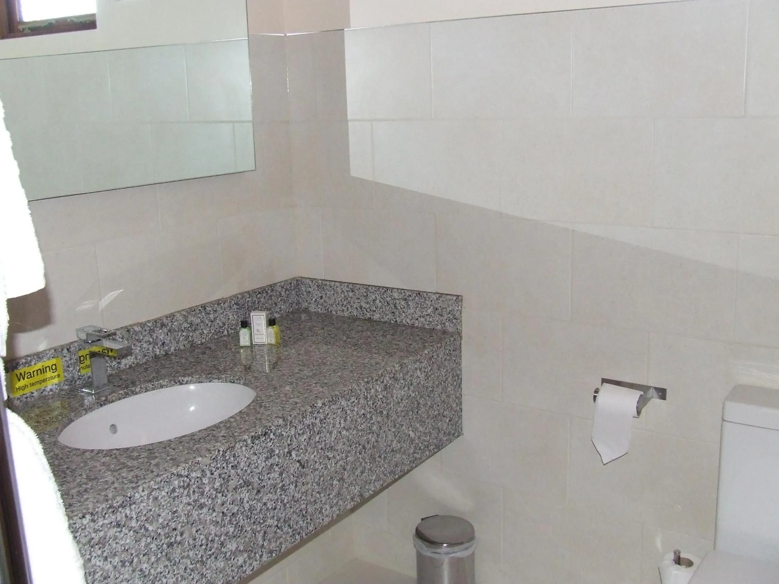 Bathroom in Calderfields Golf & Country Club