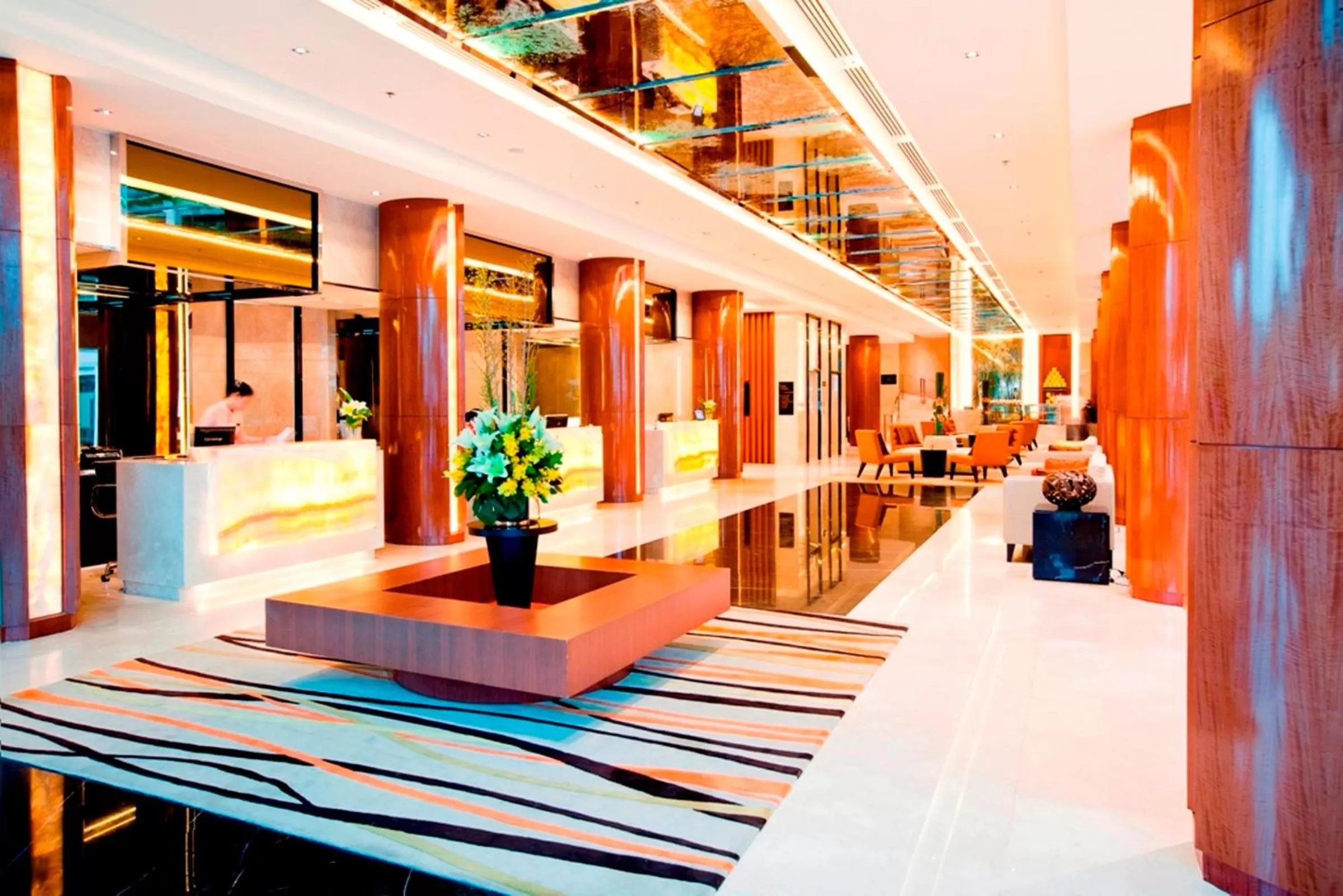 Lobby or reception in Royal Princess Larn Luang - SHA Extra Plus