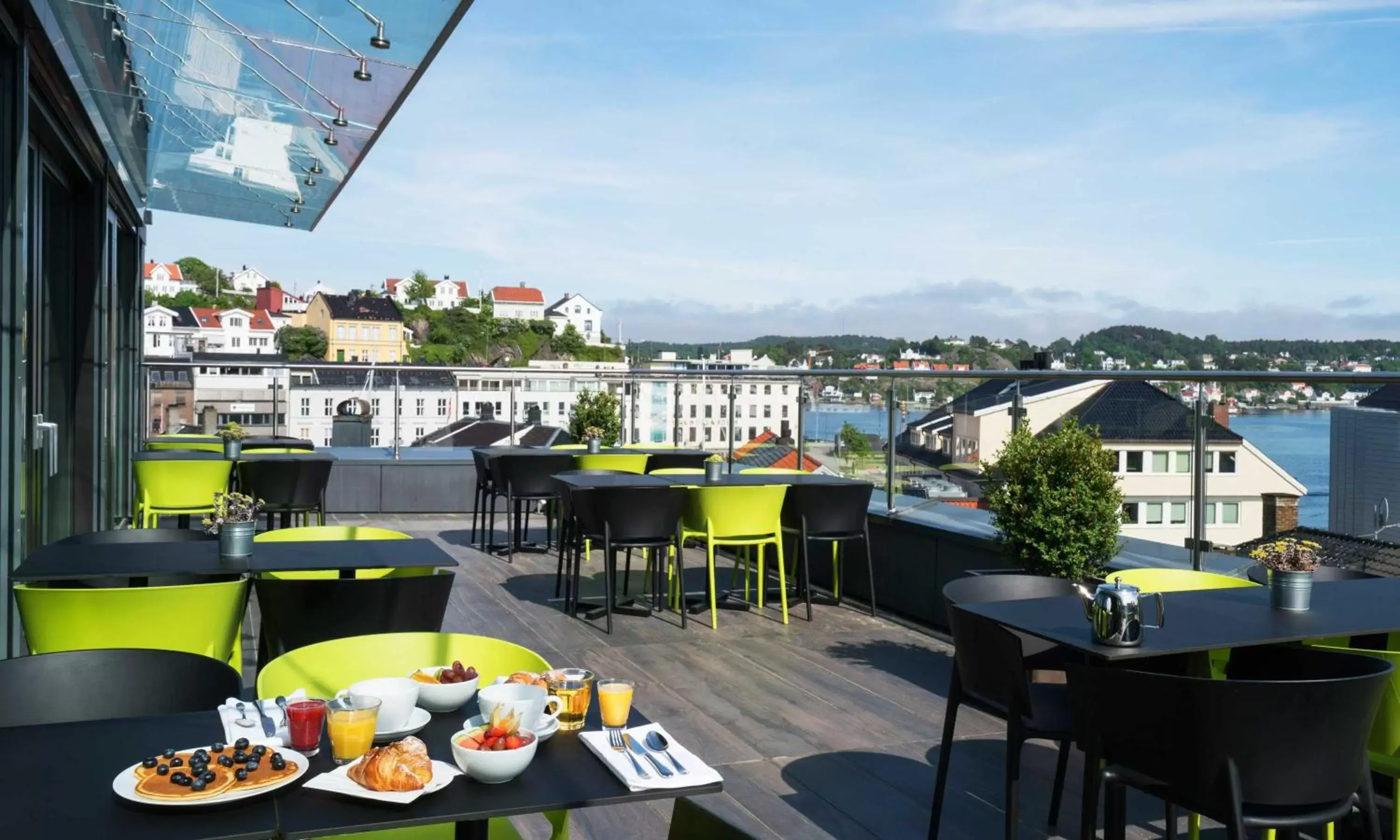 Buffet breakfast, Restaurant/Places to Eat in Thon Hotel Arendal