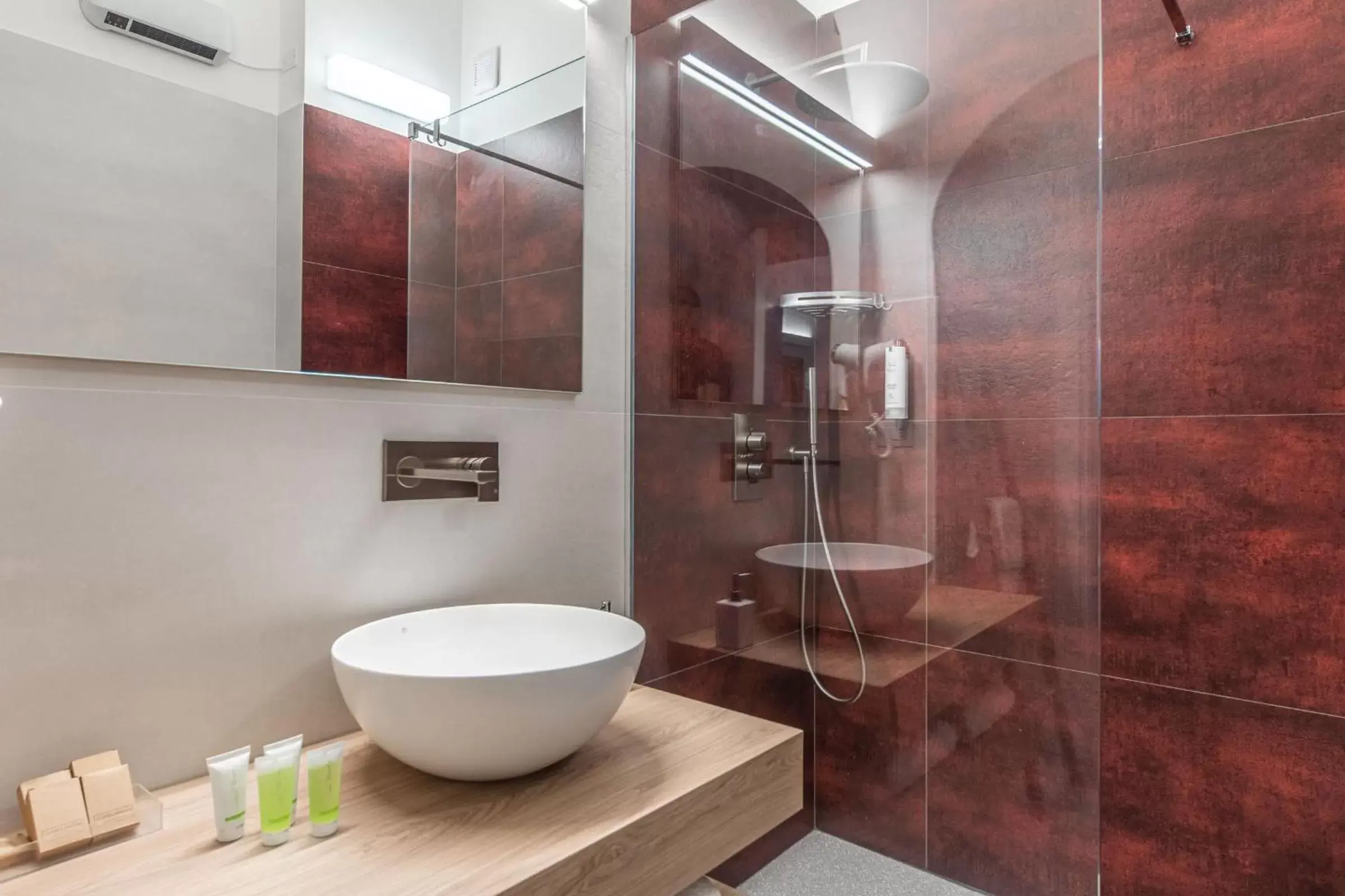 Shower, Bathroom in Dimora dei Celestini