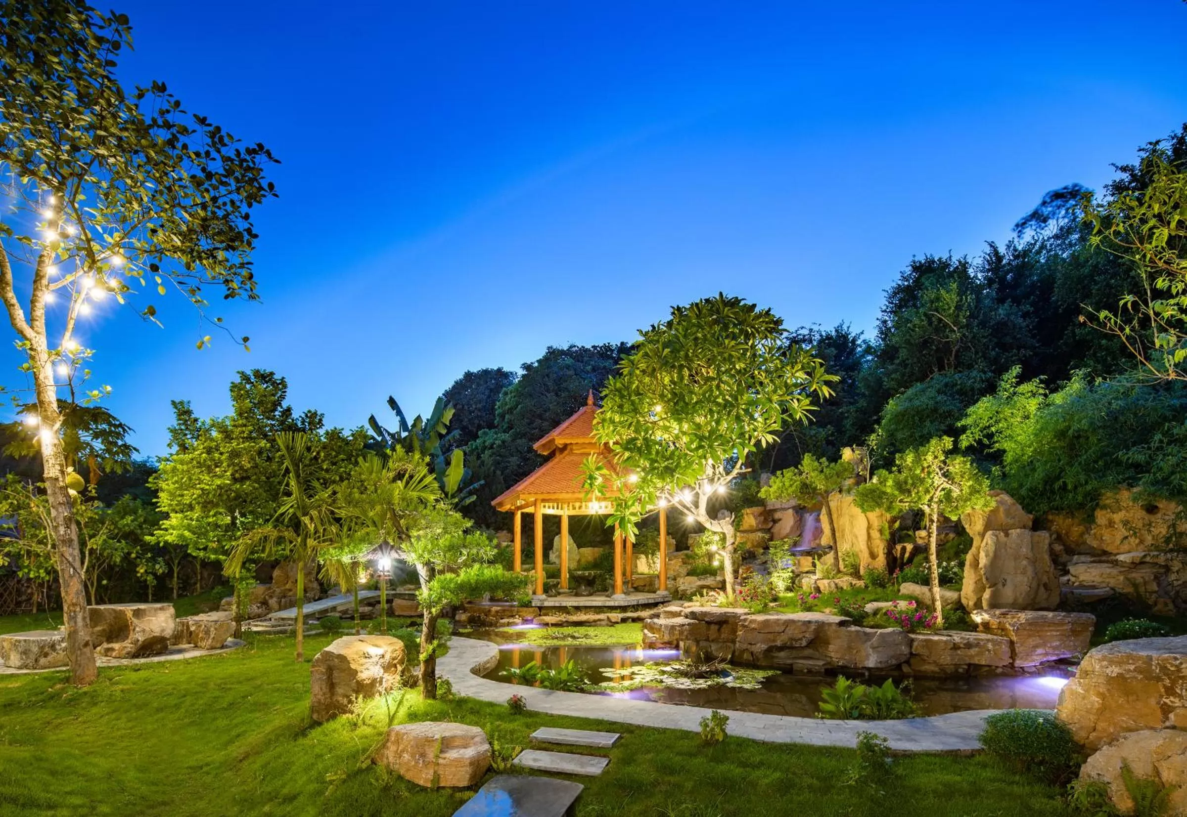 Garden in Bai Dinh Riverside Resort & Spa