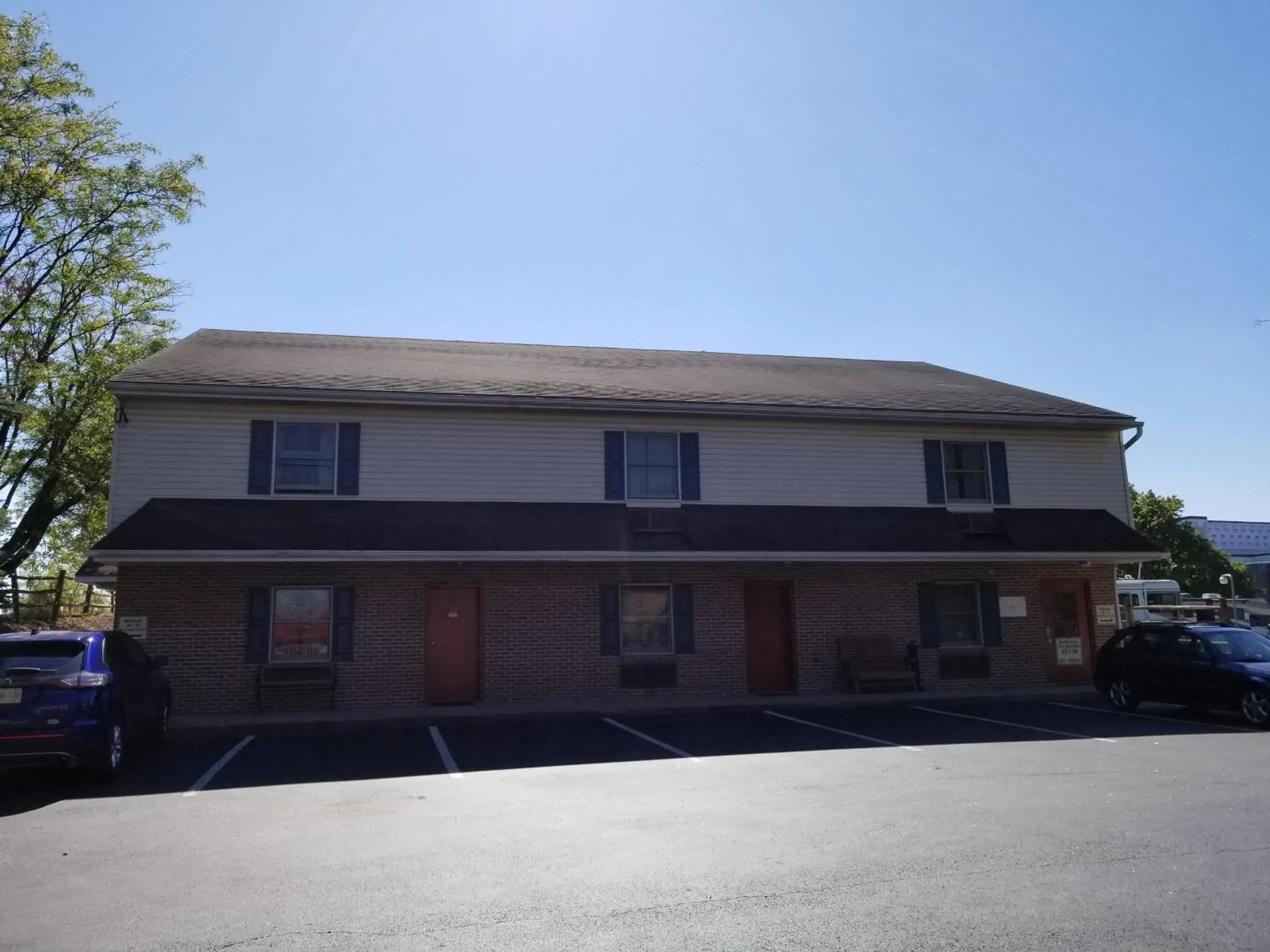 Property Building in Classic Inn Lancaster