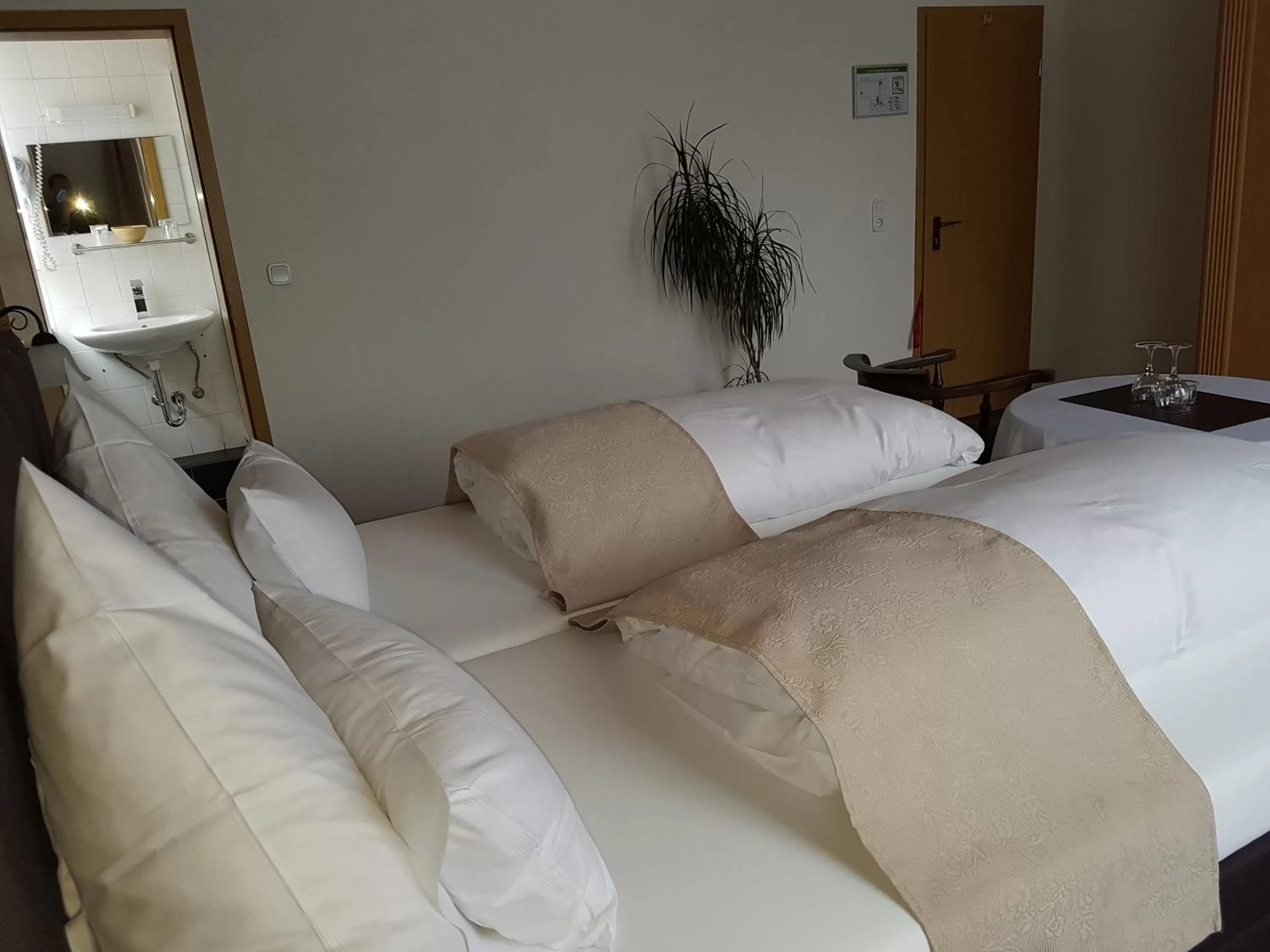 Bed in Hotel Domhof