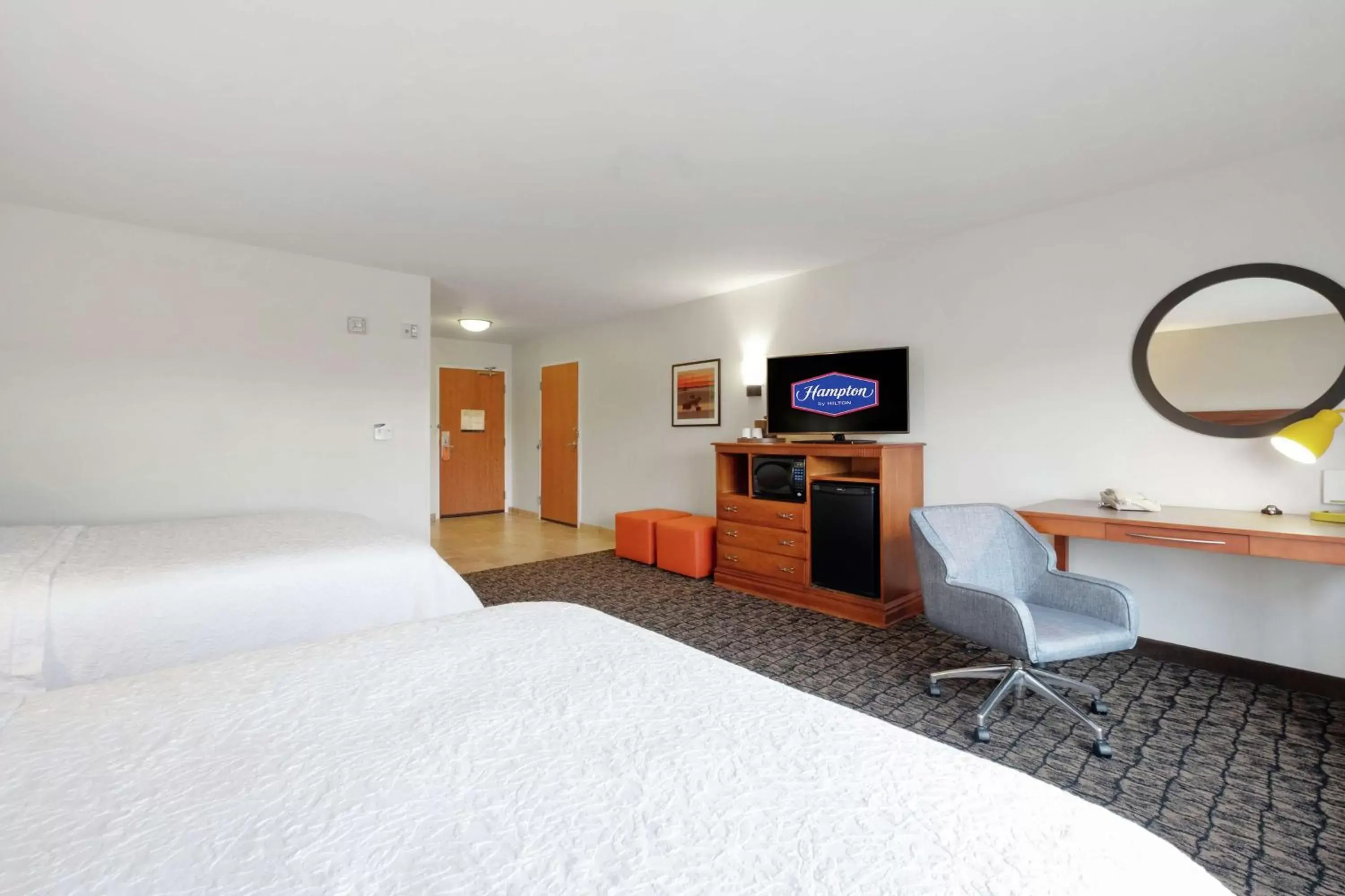 Bedroom, Bed in Hampton Inn & Suites Rockland