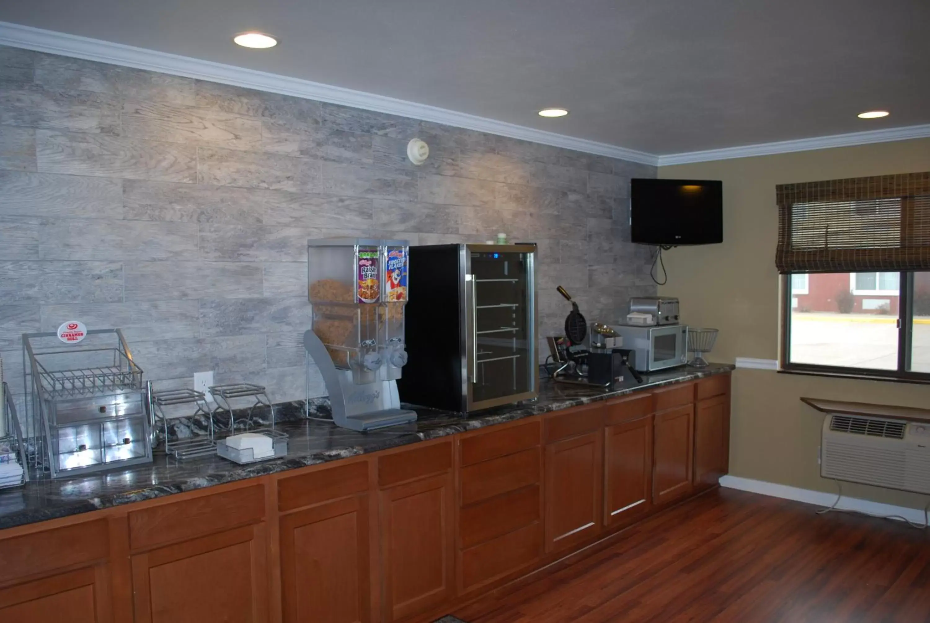 Breakfast in Super 8 by Wyndham Eau Claire WI Breakfast in Super 8 by Wyndham Eau Claire WI