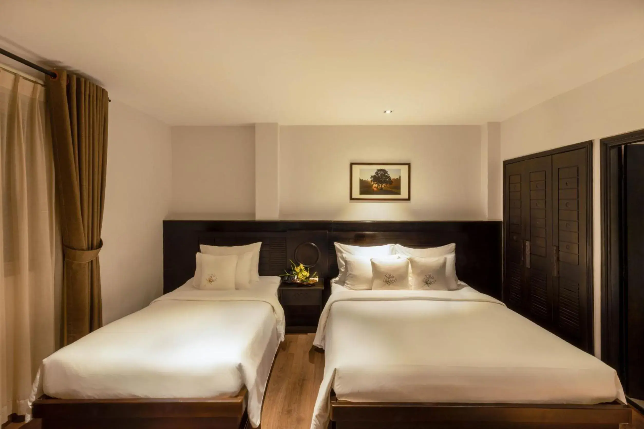 Bedroom, Bed in Cochin Zen Hotel