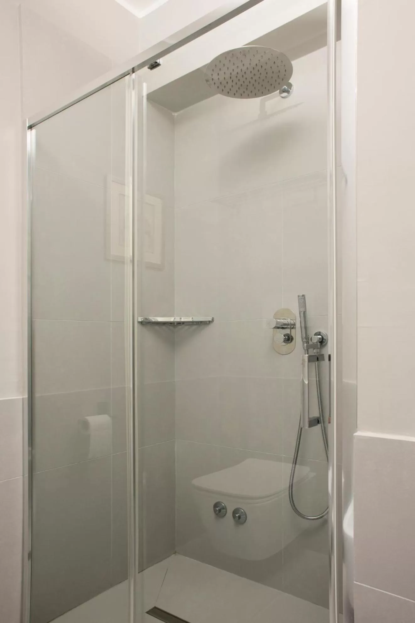 Shower in Principessa Mafalda