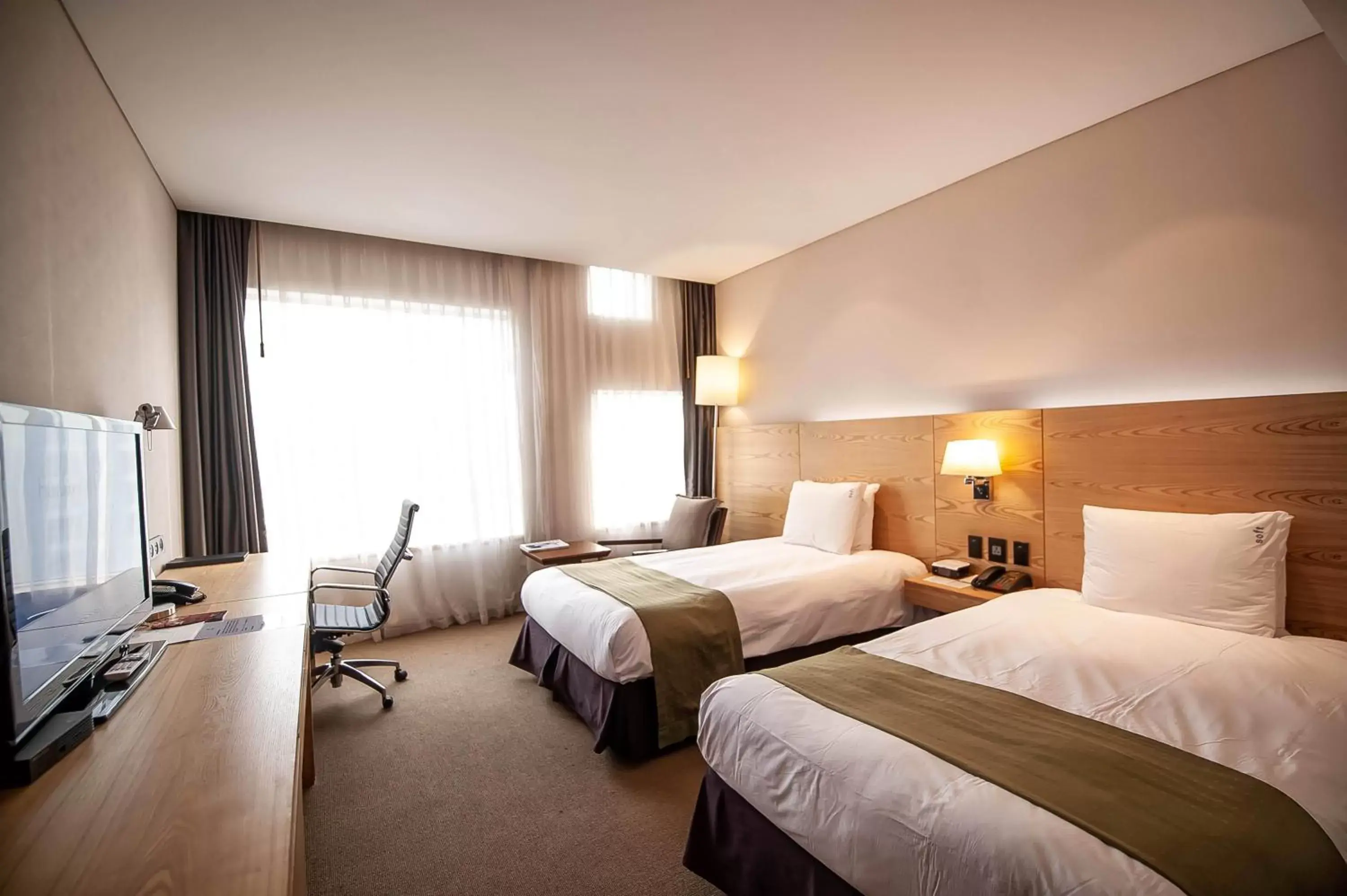 Bed in Holiday Inn Gwangju, an IHG Hotel