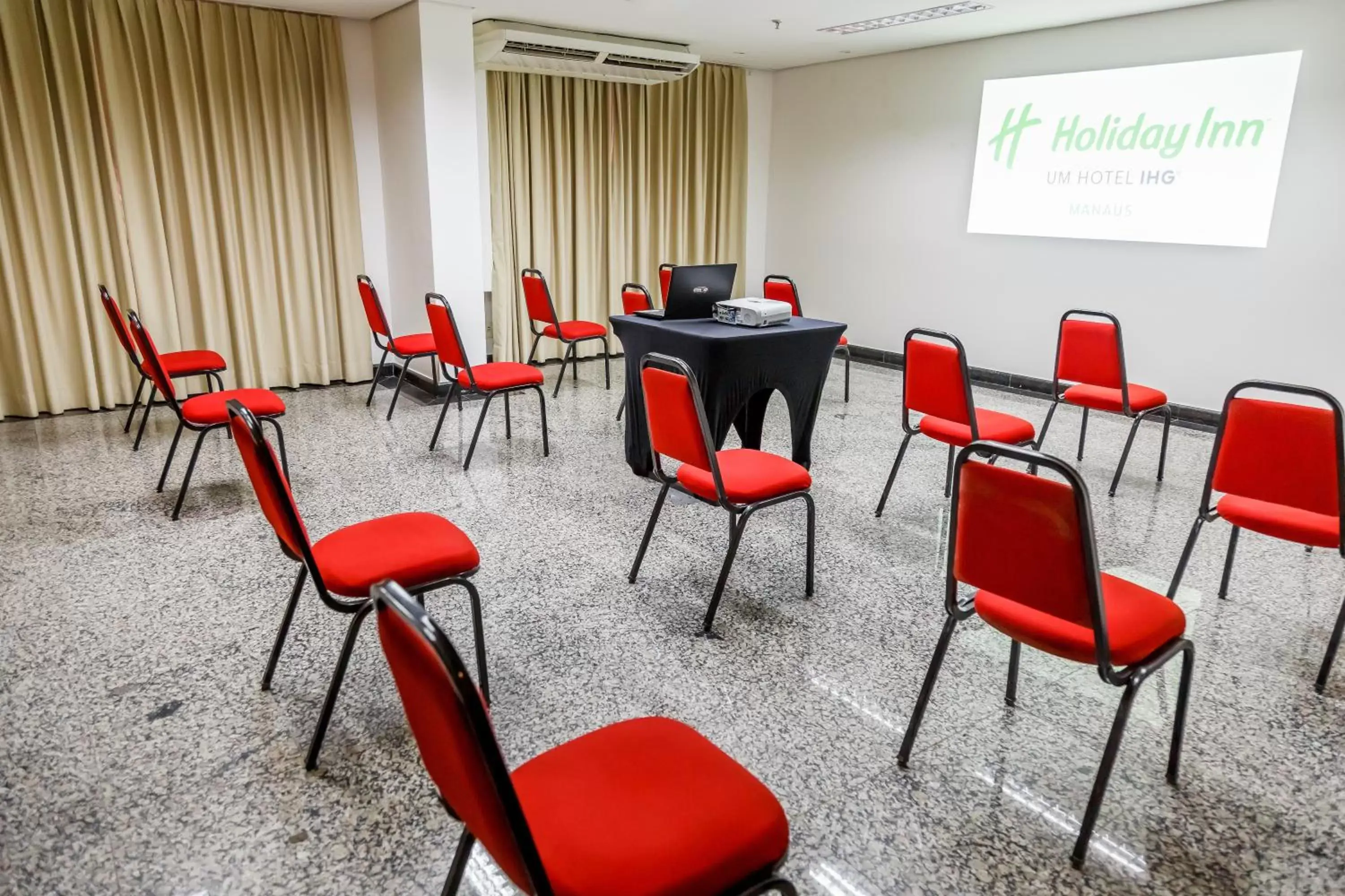 Meeting/conference room in Holiday Inn Manaus, an IHG Hotel