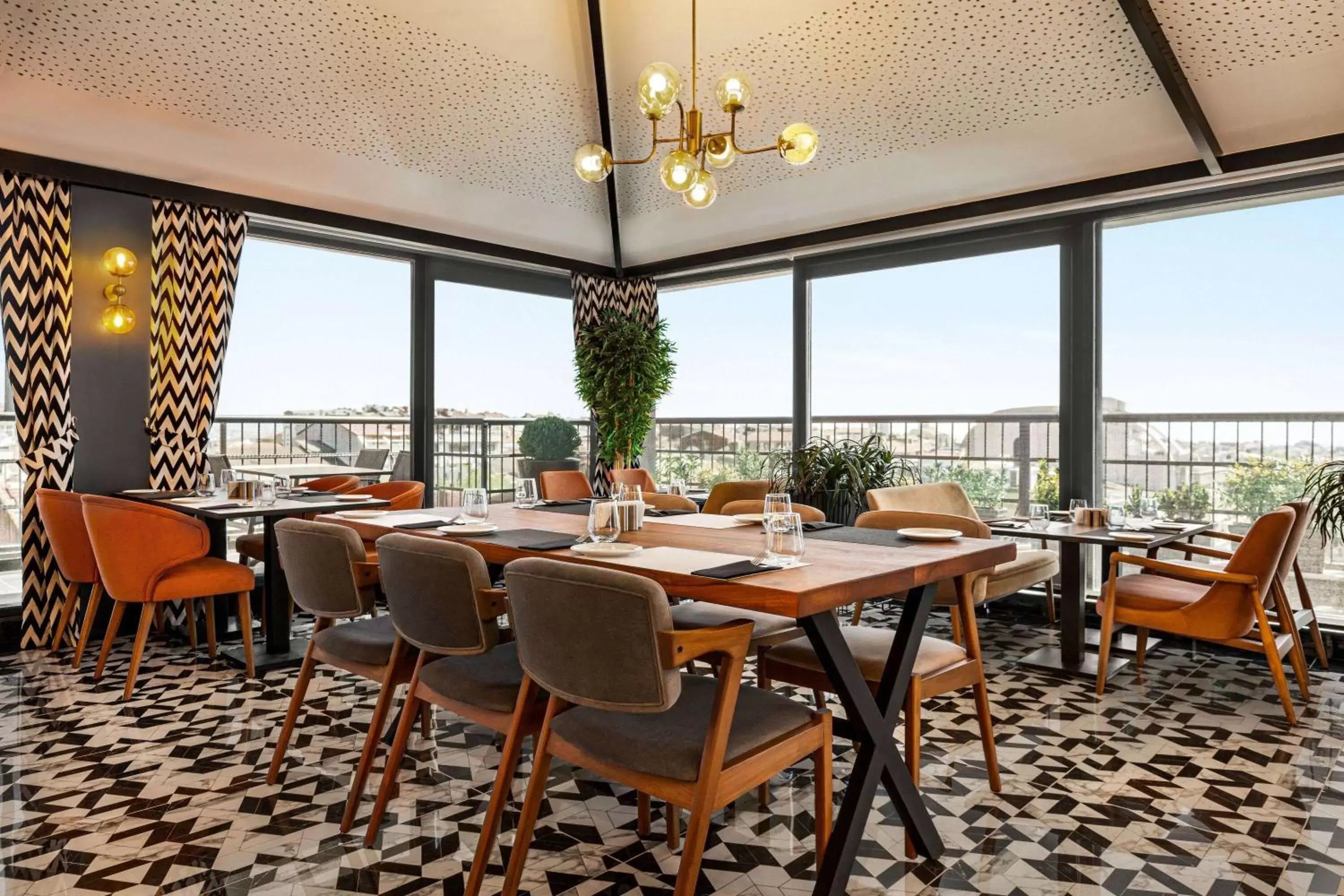 Restaurant/places to eat in Ramada Encore by Wyndham Istanbul Sisli Restaurant/places to eat in Ramada Encore by Wyndham Istanbul Sisli