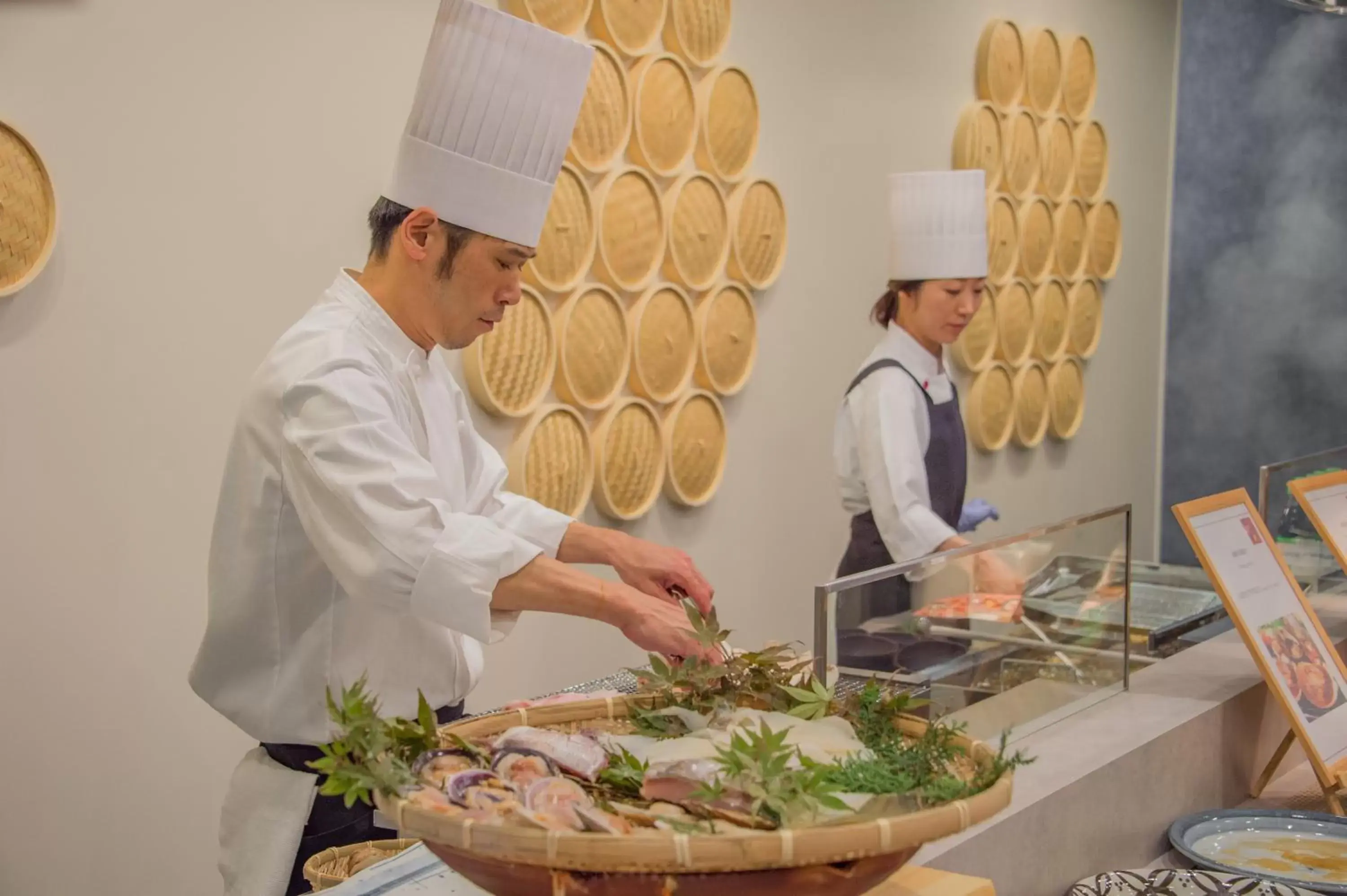 Restaurant/places to eat, Staff in KAMENOI HOTEL Beppu