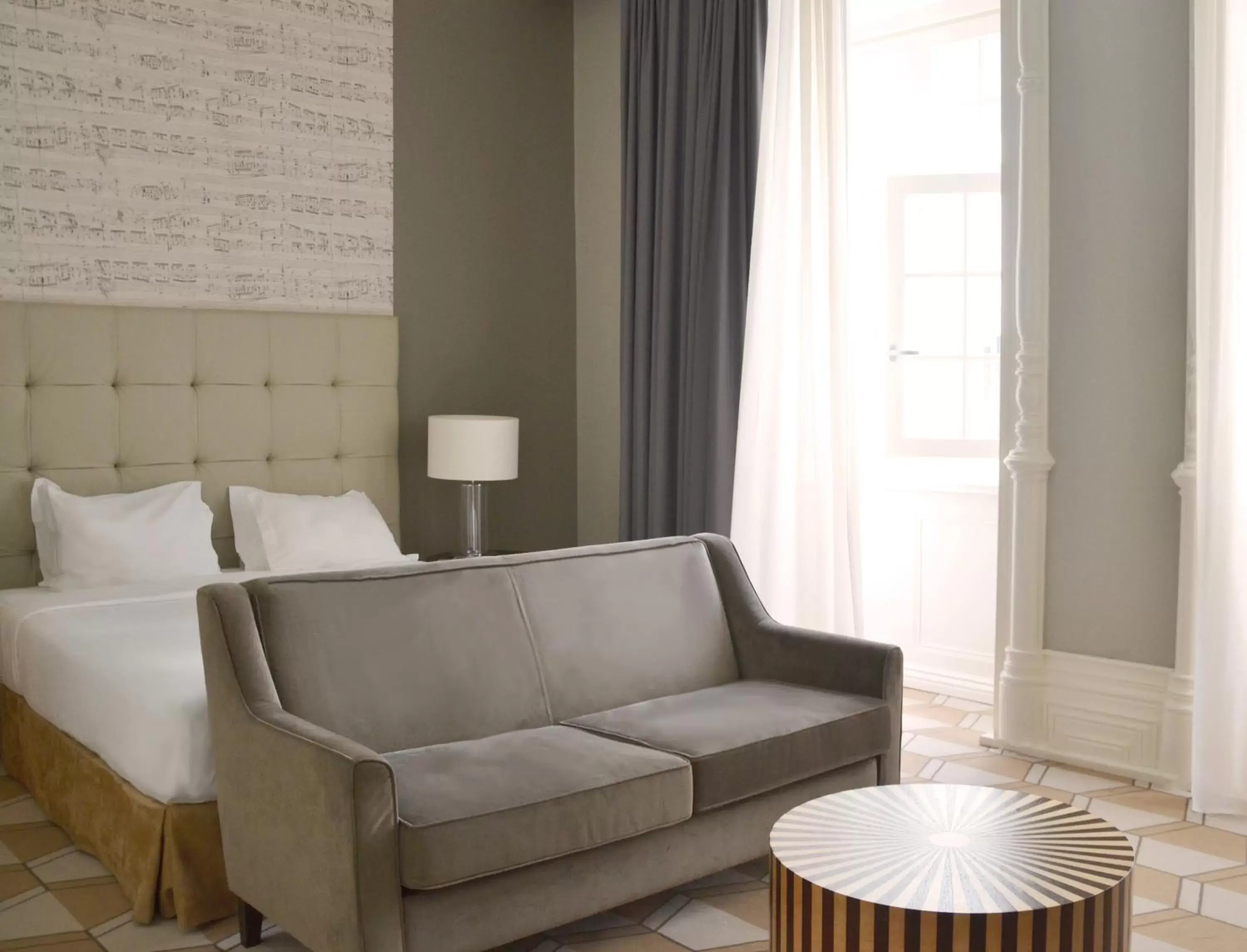 Bedroom, Seating Area in Hotel Do Colegio