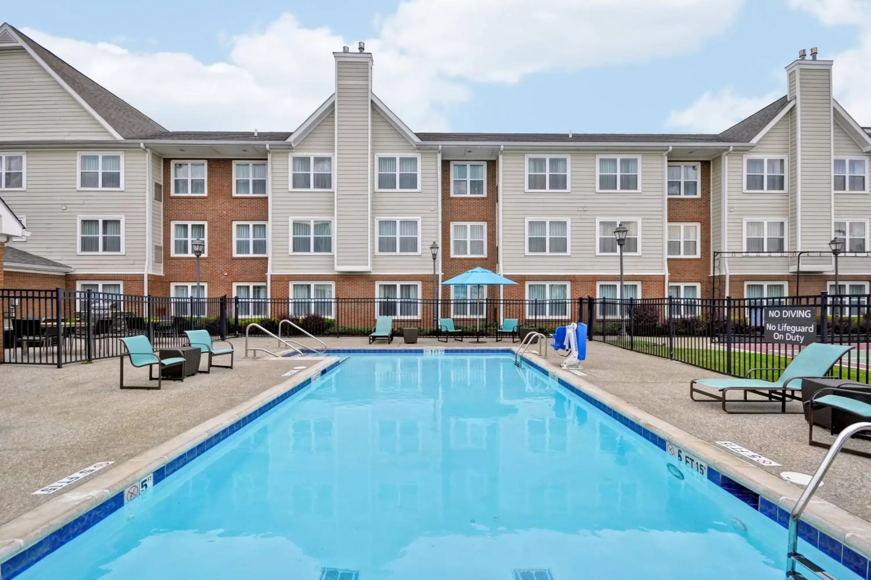 Swimming Pool in Residence Inn Lexington South Hamburg Place