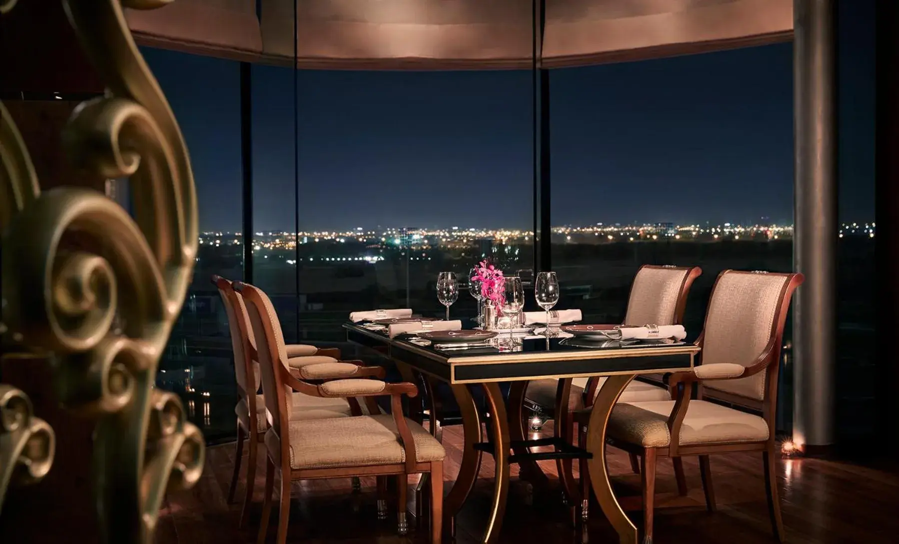 Restaurant/Places to Eat in The Meydan Hotel