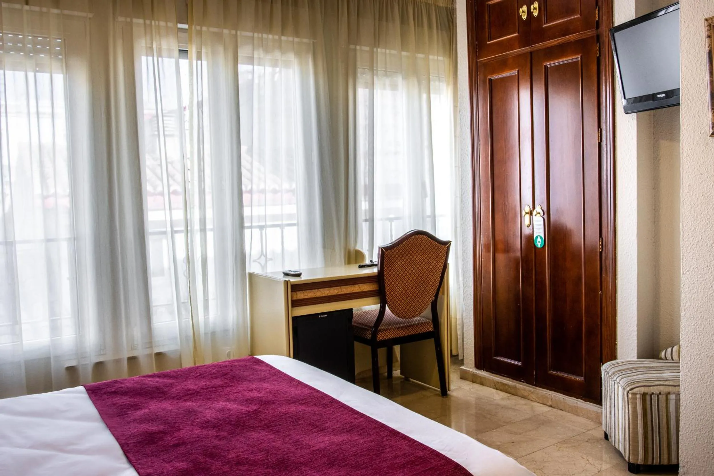 Bed in Hotel Reina Cristina