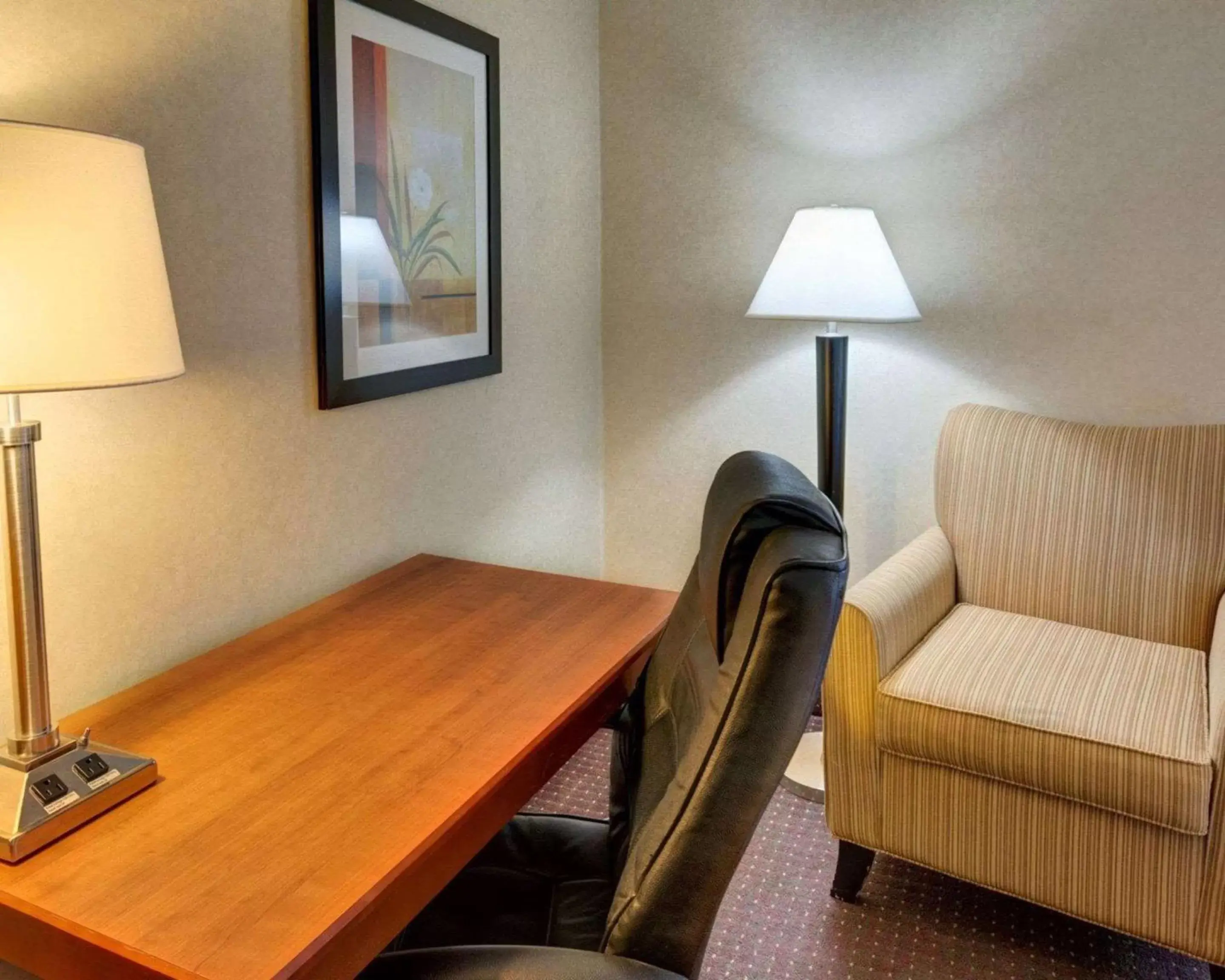 Photo of the whole room, Seating Area in Quality Inn Near Ft. Meade