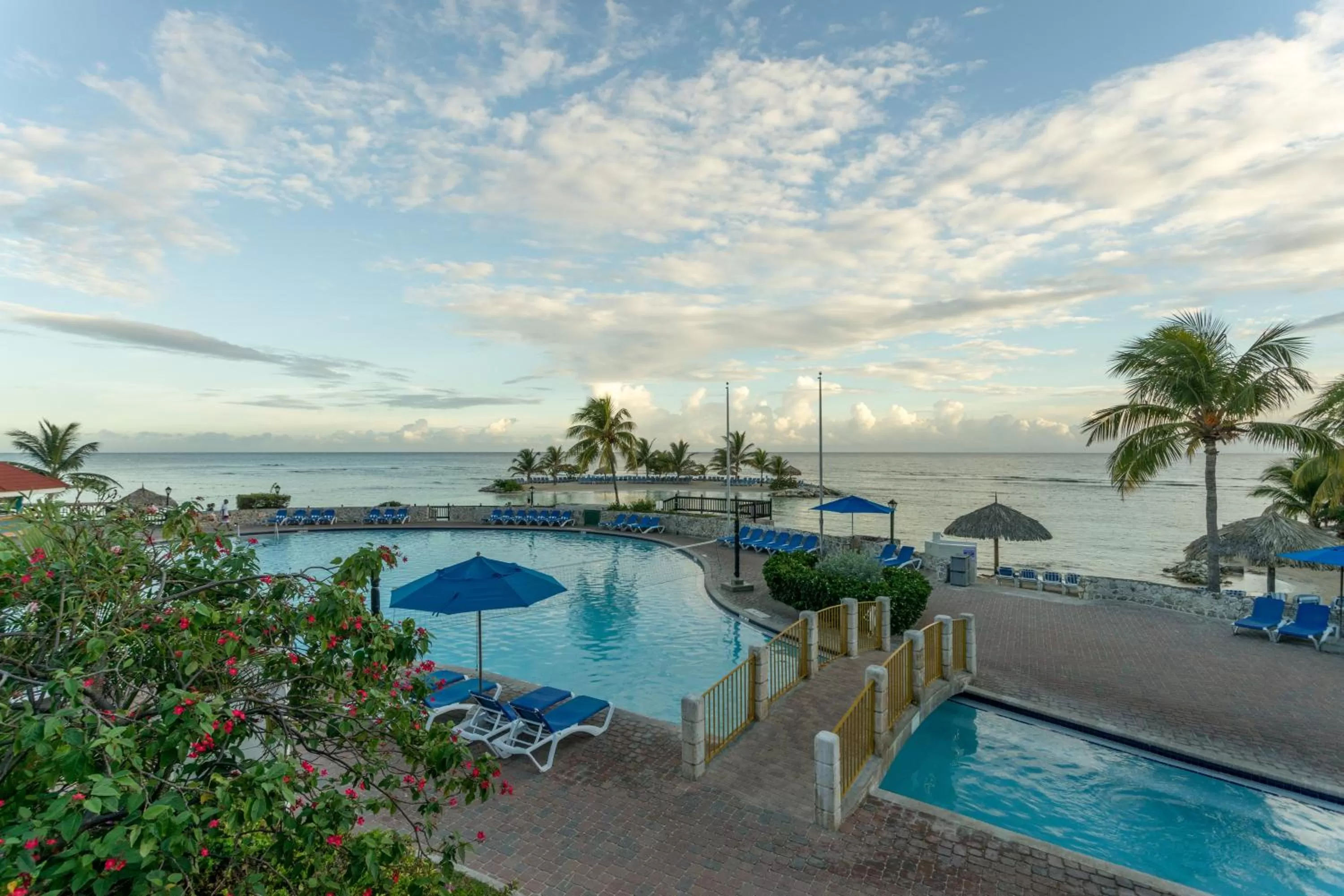 Swimming Pool in Holiday Inn Resort Montego Bay All Inclusive, an IHG Hotel