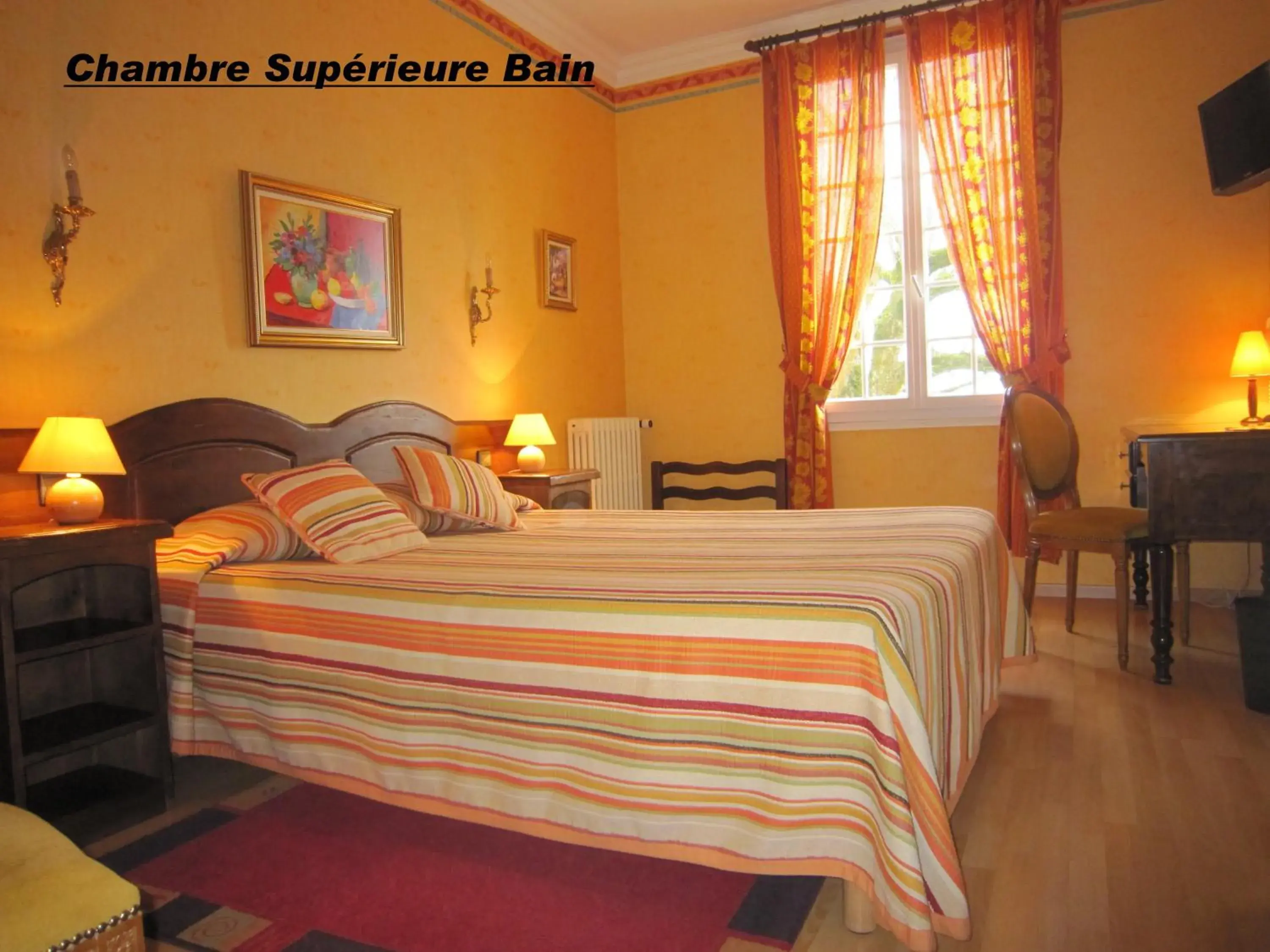 Photo of the whole room, Bed in Hostellerie de la Bouriane