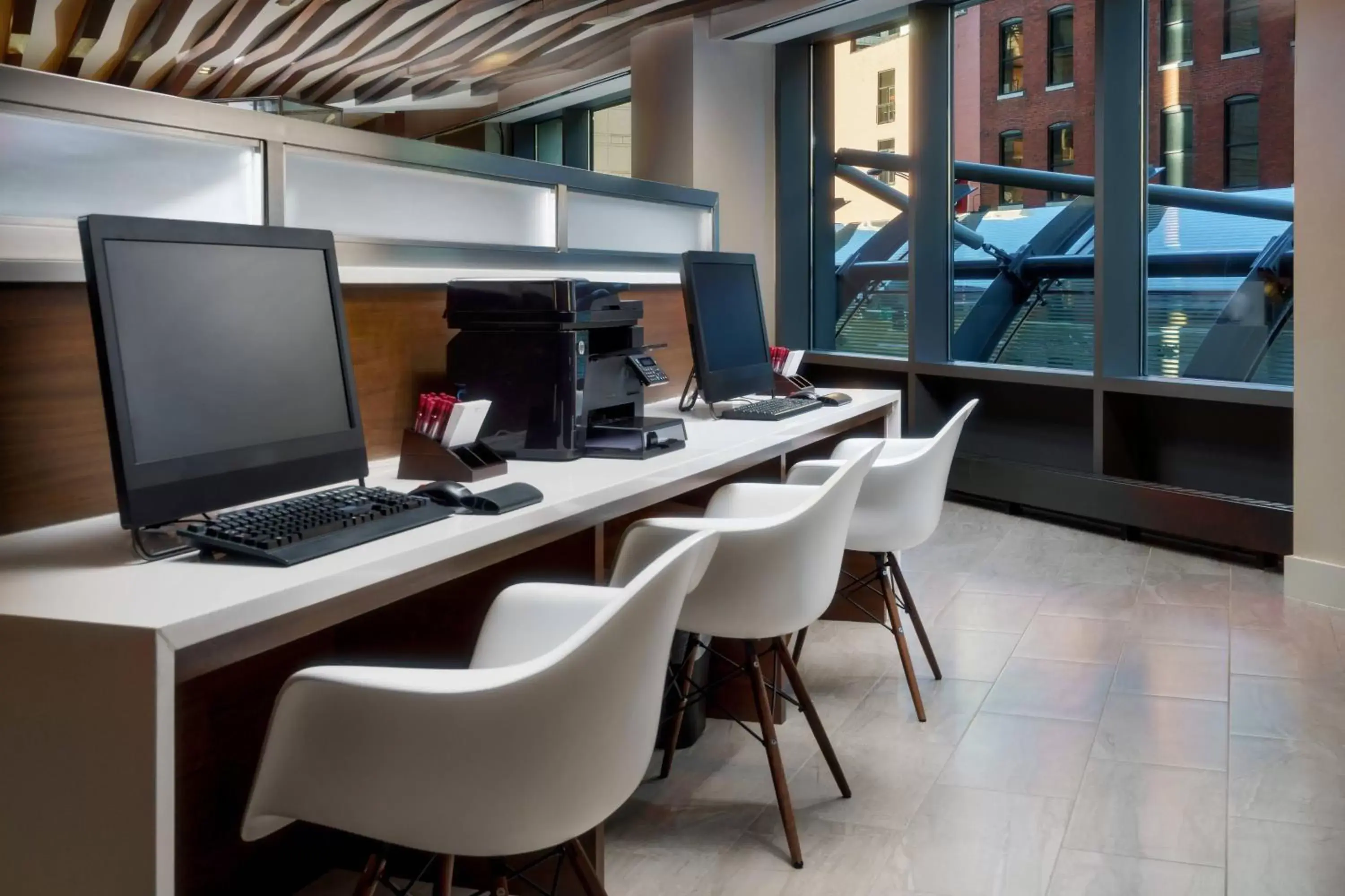 Business facilities in Residence Inn by Marriott Chicago Downtown/River North