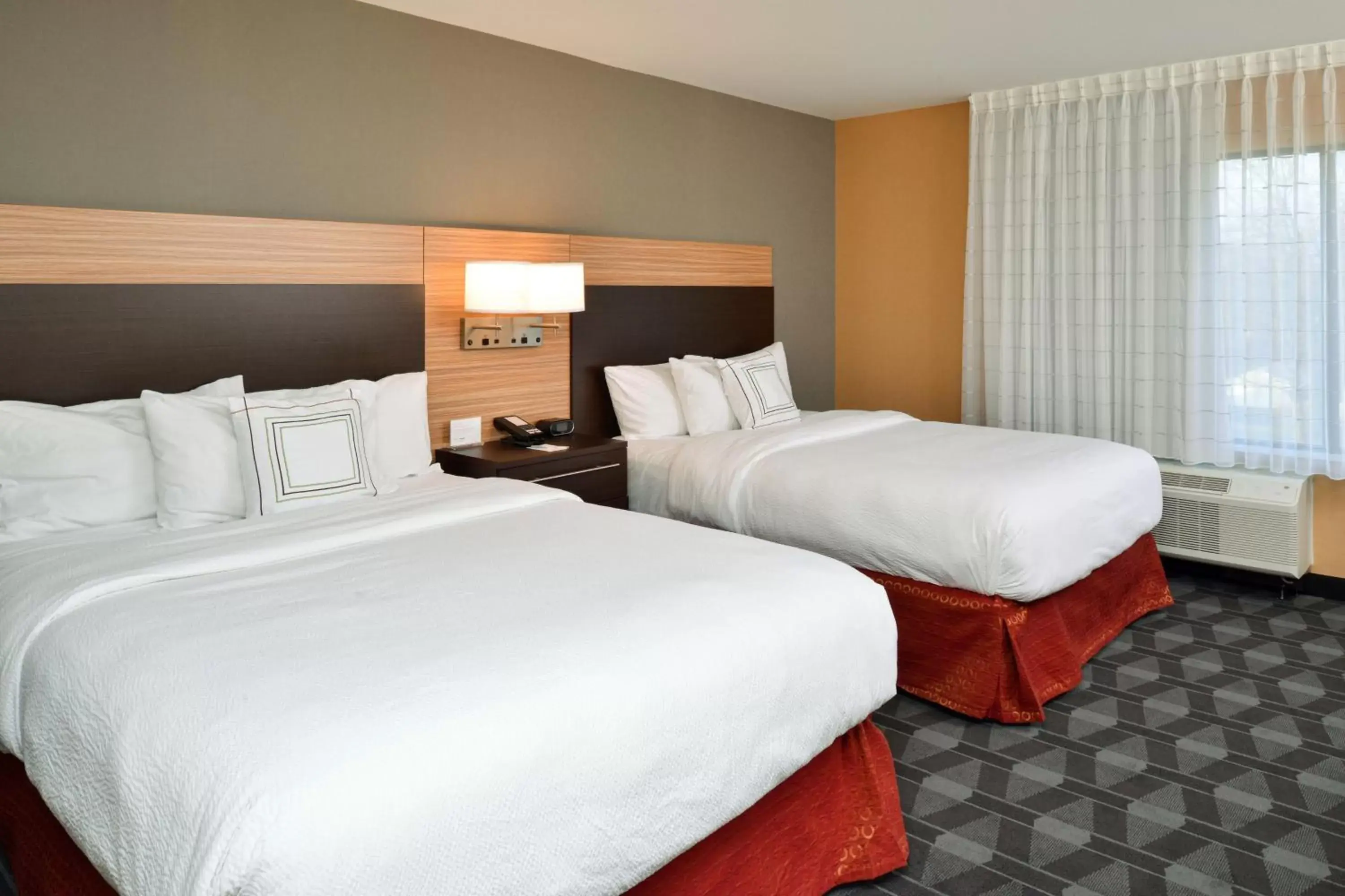 Photo of the whole room, Bed in TownePlace Suites by Marriott Detroit Belleville