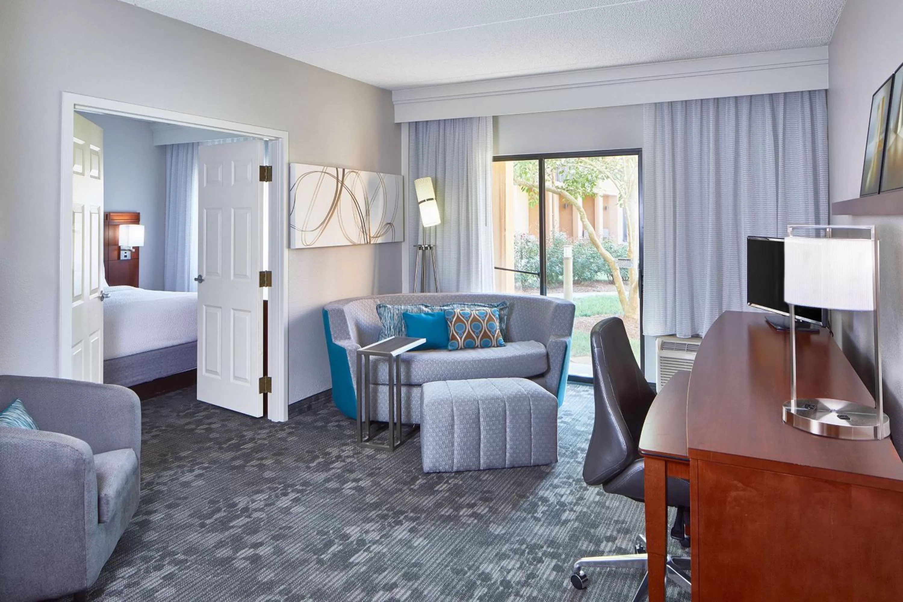 Photo of the whole room, Bed in Sonesta Select Raleigh Durham Airport Morrisville